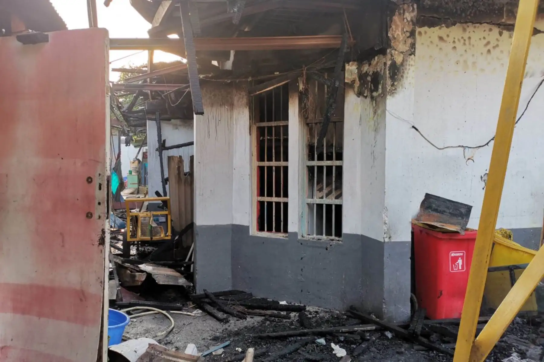 Interiores de la prisión de Tangerang, Indonesia, después de que estalló un incendio y mató a 41 reclusos. Foto: AFP