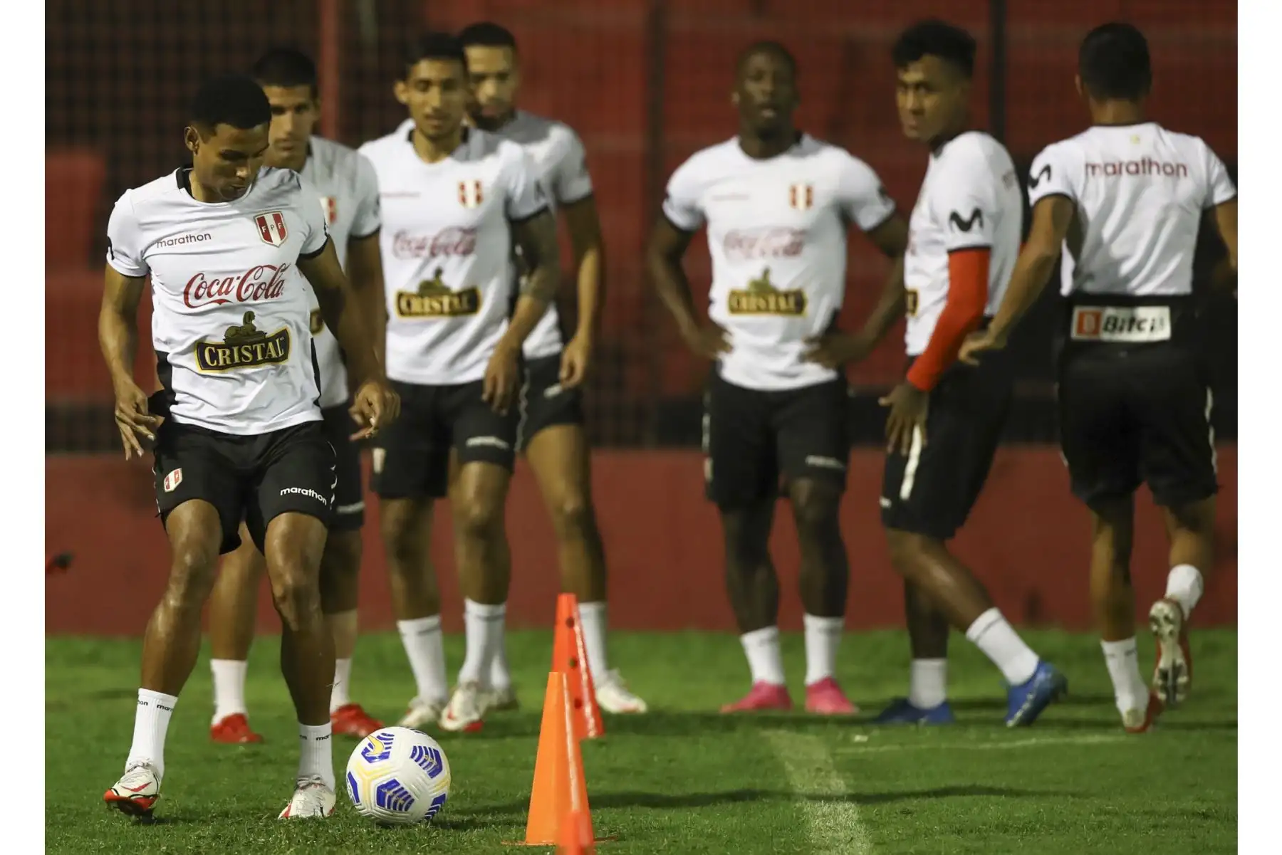 Marcos López de la Selección peruana realiza sus entrenamientos en Recife previo a su encuentro contra Brasil por las Eliminatorias Catar 2022. Foto: FPF