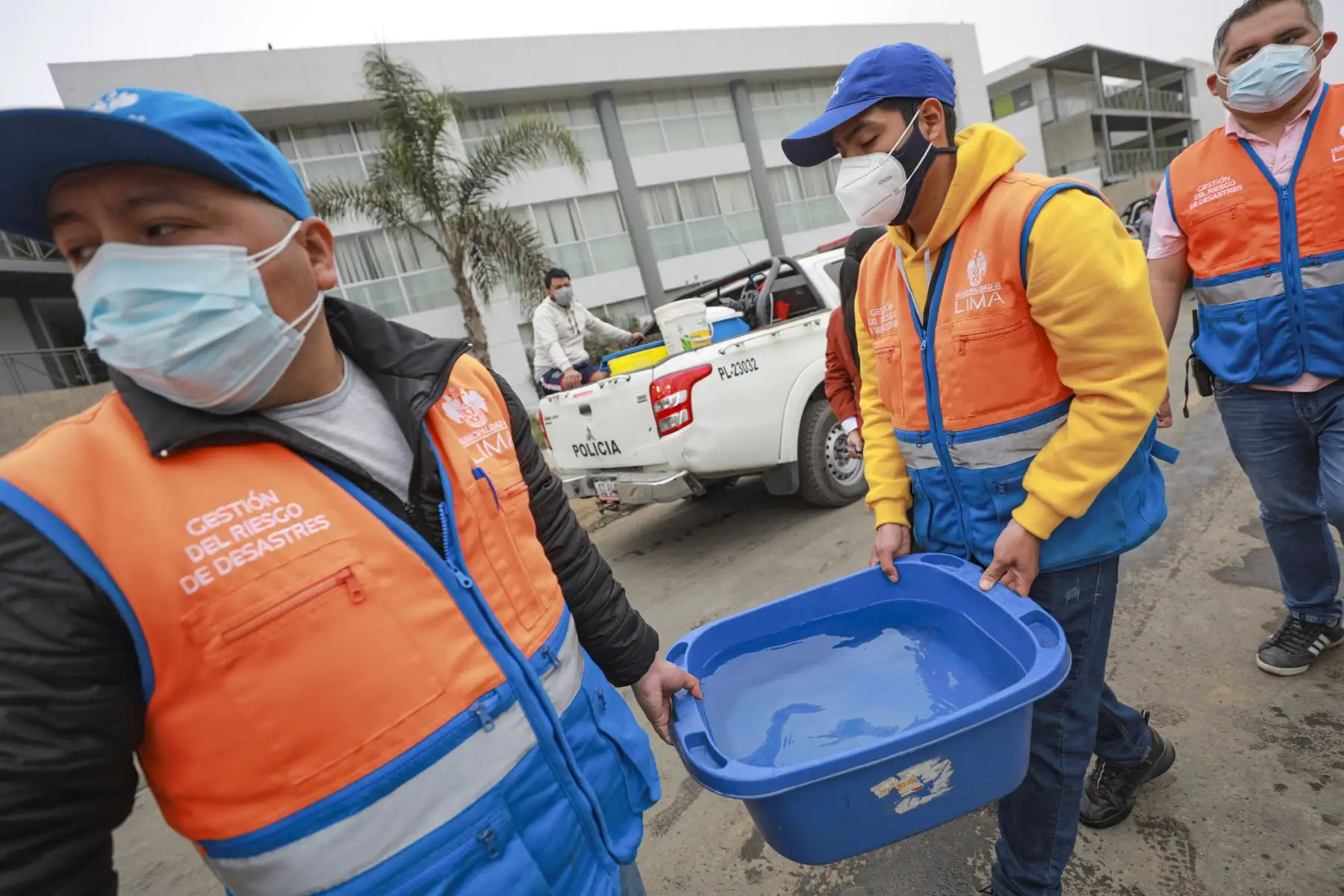 La Municipalidad de Lima apoyó con 20 mil galones de agua potable en cisternas a vecinos de SJL que no cuentan con el suministro por obras de Sedapal. Foto: MML