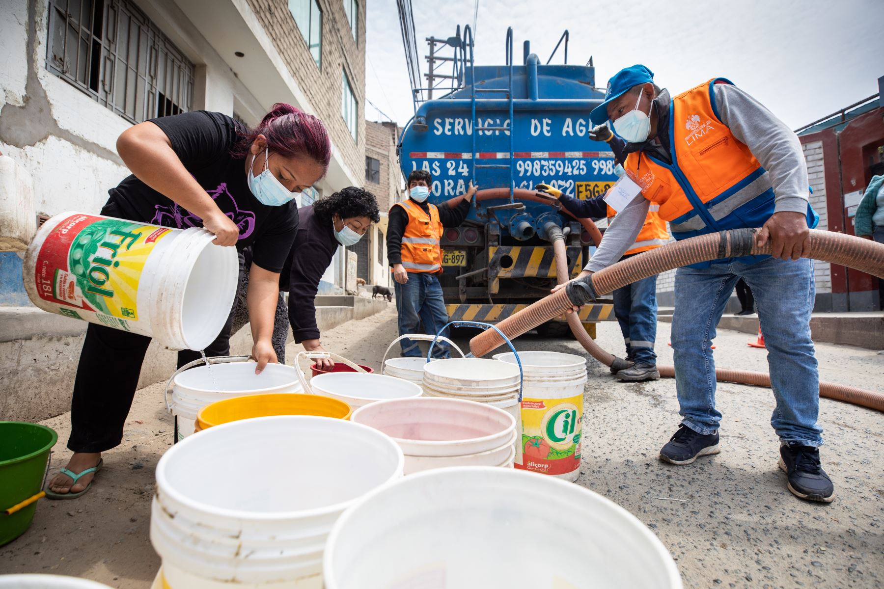 Pobladores de San Juan de Lurigancho reclaman por exceso en el cobro del servicio de agua. Foto: MML.
