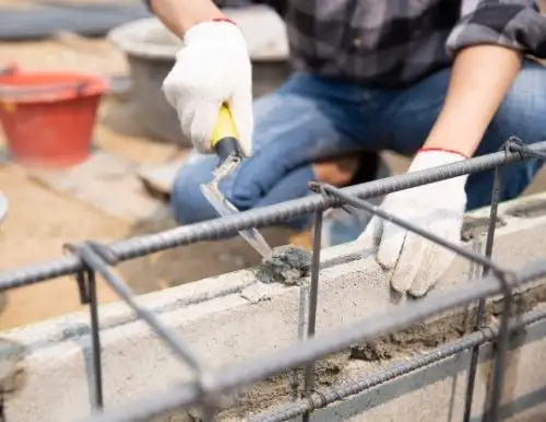 Estudiantes de Trujillo proponen crear concreto ecológico elaborado con material reciclado y así reducir el impacto de la contaminación ambiental que genera el sector construcción. ANDINA/Difusión