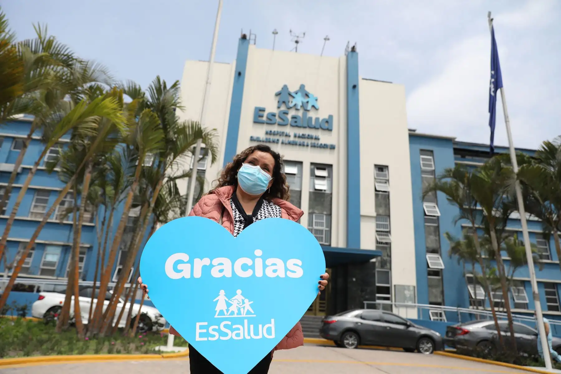 Especialistas del Hospital Almenara realizaron primer trasplante de membrana amniótica del ojo. La Innovadora cirugía logró que se regeneren los tejidos y la paciente Julia Lila Añorga Valverde, de 61 años, recupere la visión. Foto: ANDINA/Andrés Valle