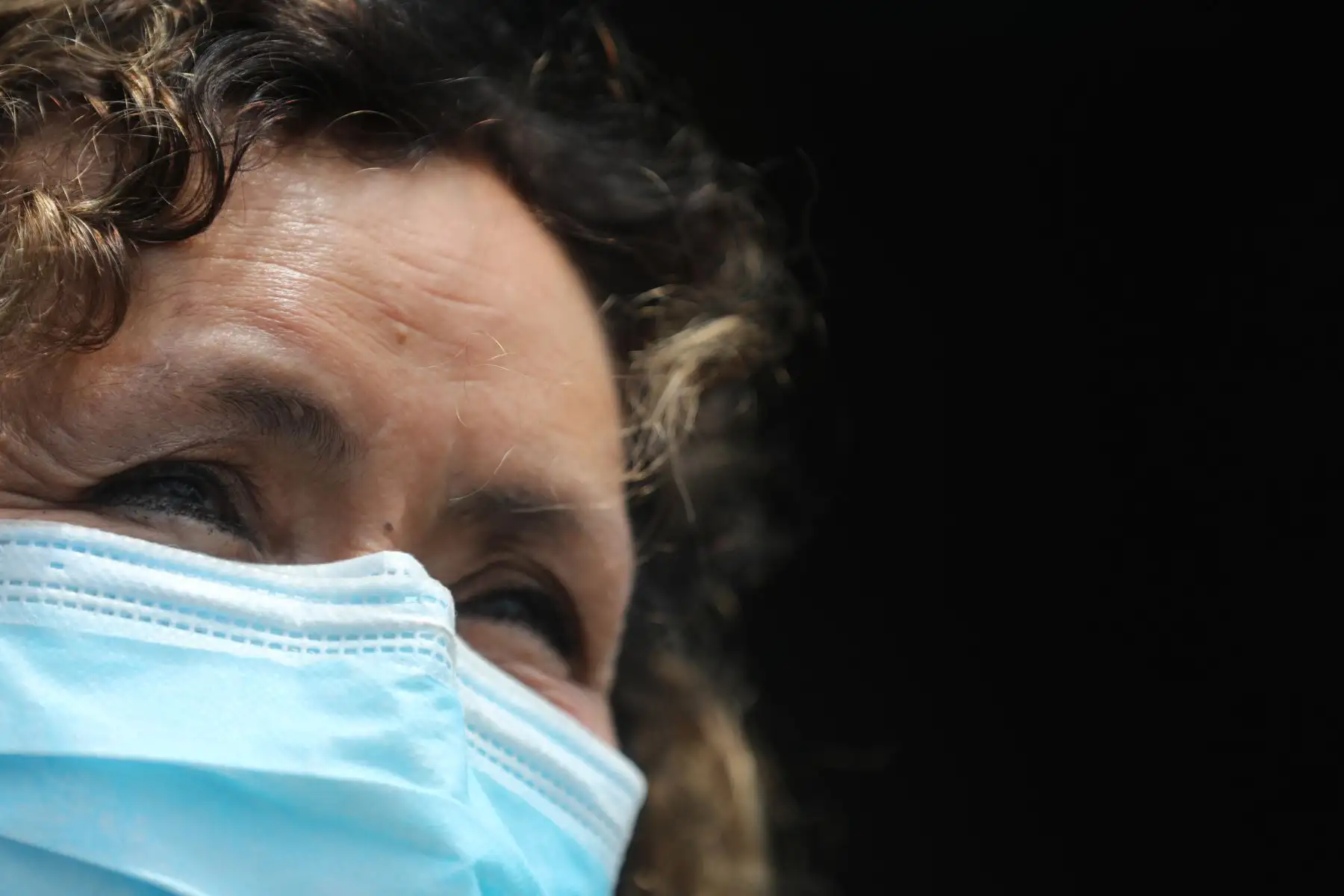 Especialistas del Hospital Almenara realizaron primer trasplante de membrana amniótica del ojo. La Innovadora cirugía logró que se regeneren los tejidos y la paciente Julia Lila Añorga Valverde, de 61 años, recupere la visión. Foto: ANDINA/Andrés Valle