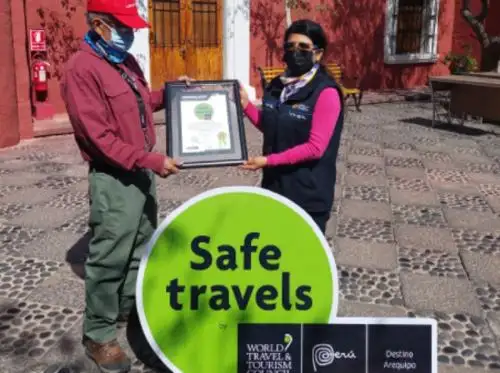 El Museo Santuarios Andinos, que alberga entre otras joyas arqueológicas a la impactante momia Juanita o Dama de Ampato cuyo excelente estado de conservación sorprende al mundo, obtuvo el sello internacional Safe Travels que lo acredita como un destino bioseguro para el turismo. Foto: Gerencia Regional de Turismo de Arequipa.