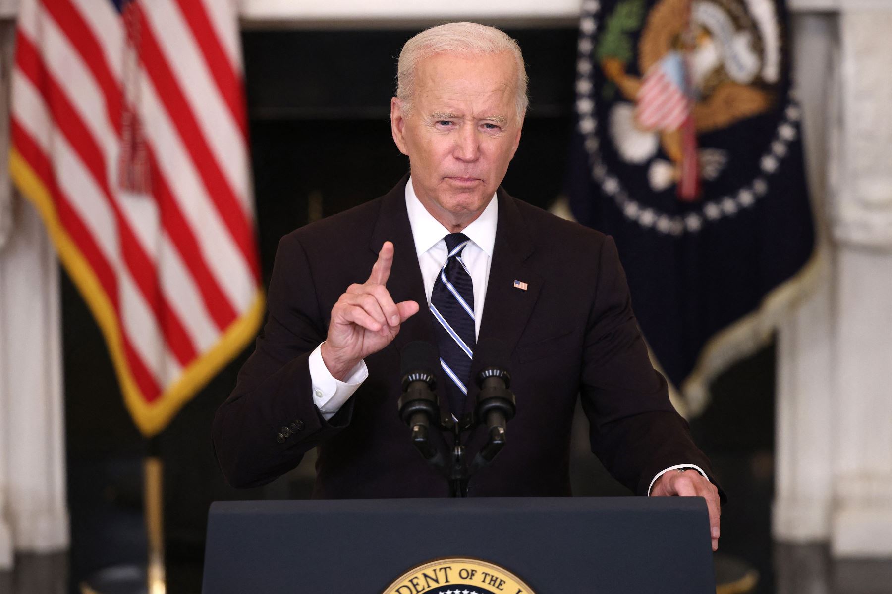 El presidente de Estados Unidos, Joe Biden, habla sobre la lucha contra la pandemia del nuevo coronavirus, en la Casa Blanca. Foto: AFP.