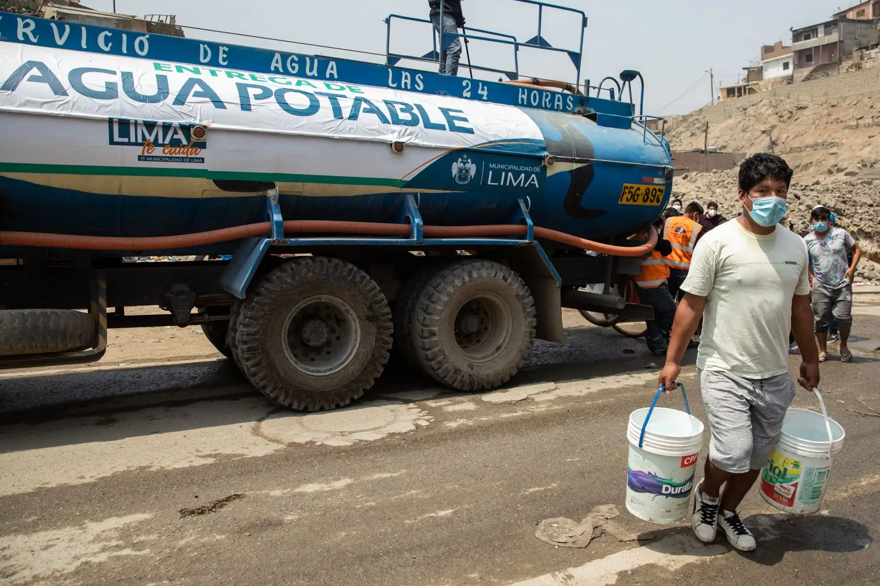 Municipalidad Metropolitana de Lima  apoya con abastecimiento de agua en el distrito de San Juan de Lurigancho.
Foto: MML