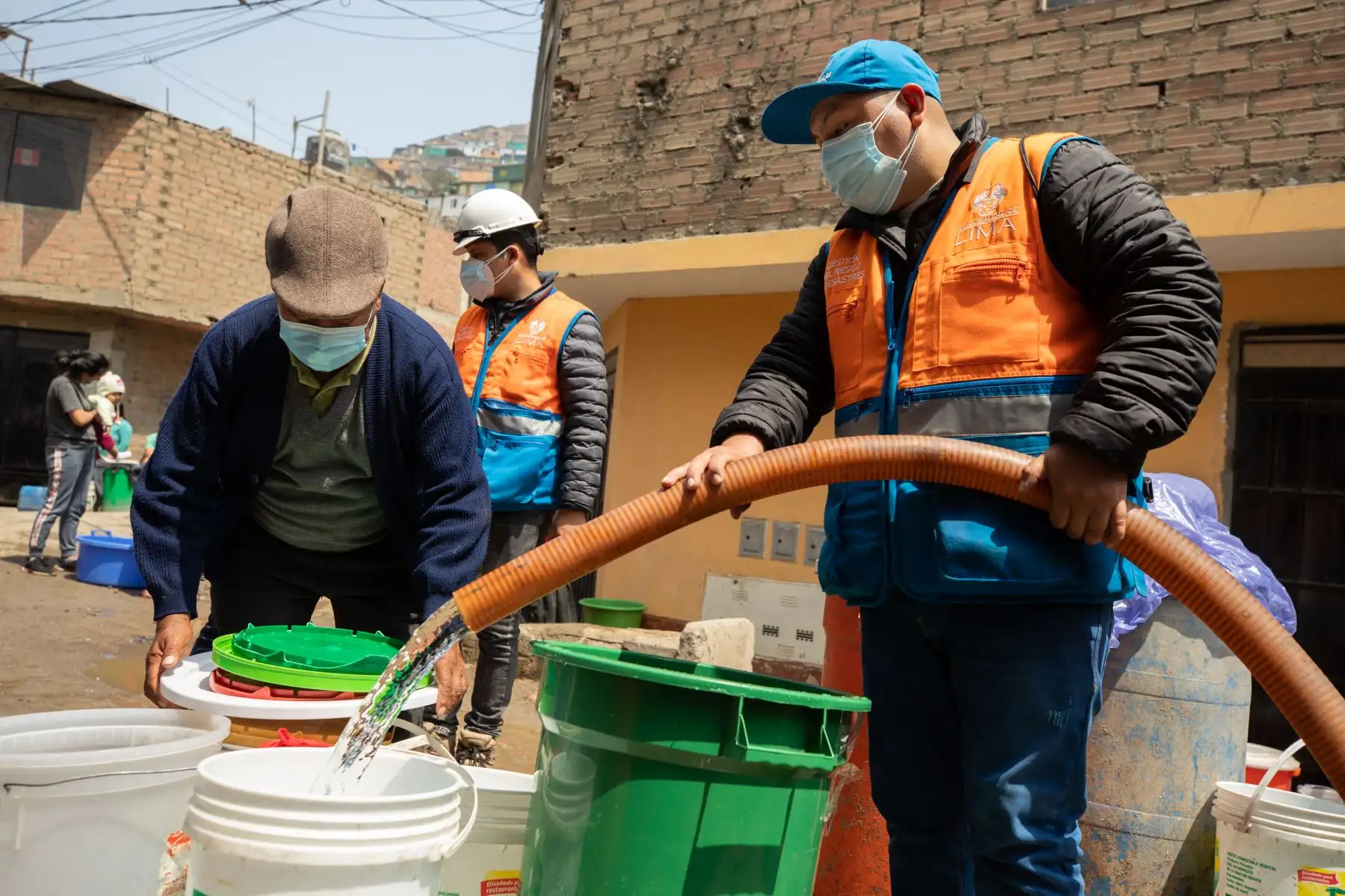 Municipalidad Metropolitana de Lima  apoya con abastecimiento de agua en el distrito de San Juan de Lurigancho.
Foto: MML