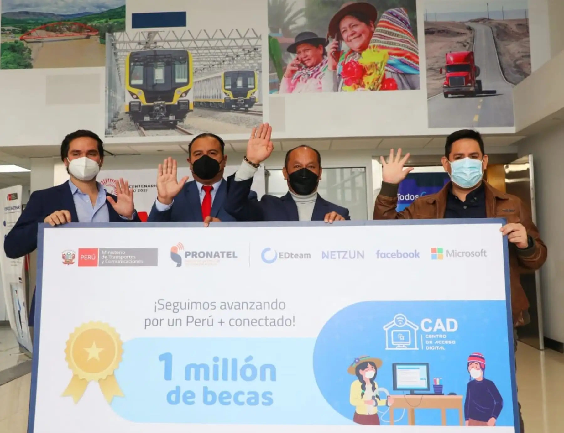MTC anunció que otorgará un millón de becas para alfabetizar digitalmente a ciudadanos de seis regiones del país. Foto: ANDINA/difusión.