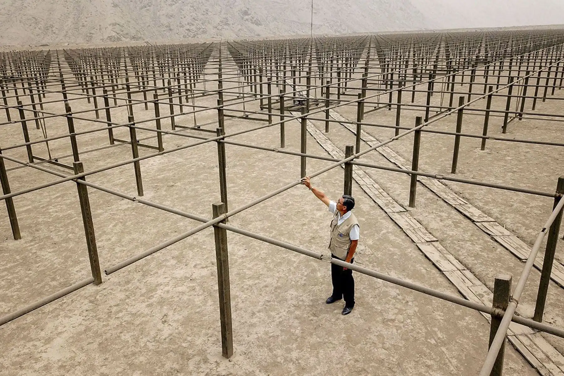 Técnicos, investigadores y científicos del Radio Observatorio de Jicamarca del IGP están efectuando las pruebas con el cuarto transmisor de alta potencia, que puede llegar a 1.1 MW.  (Foto: IGP)
