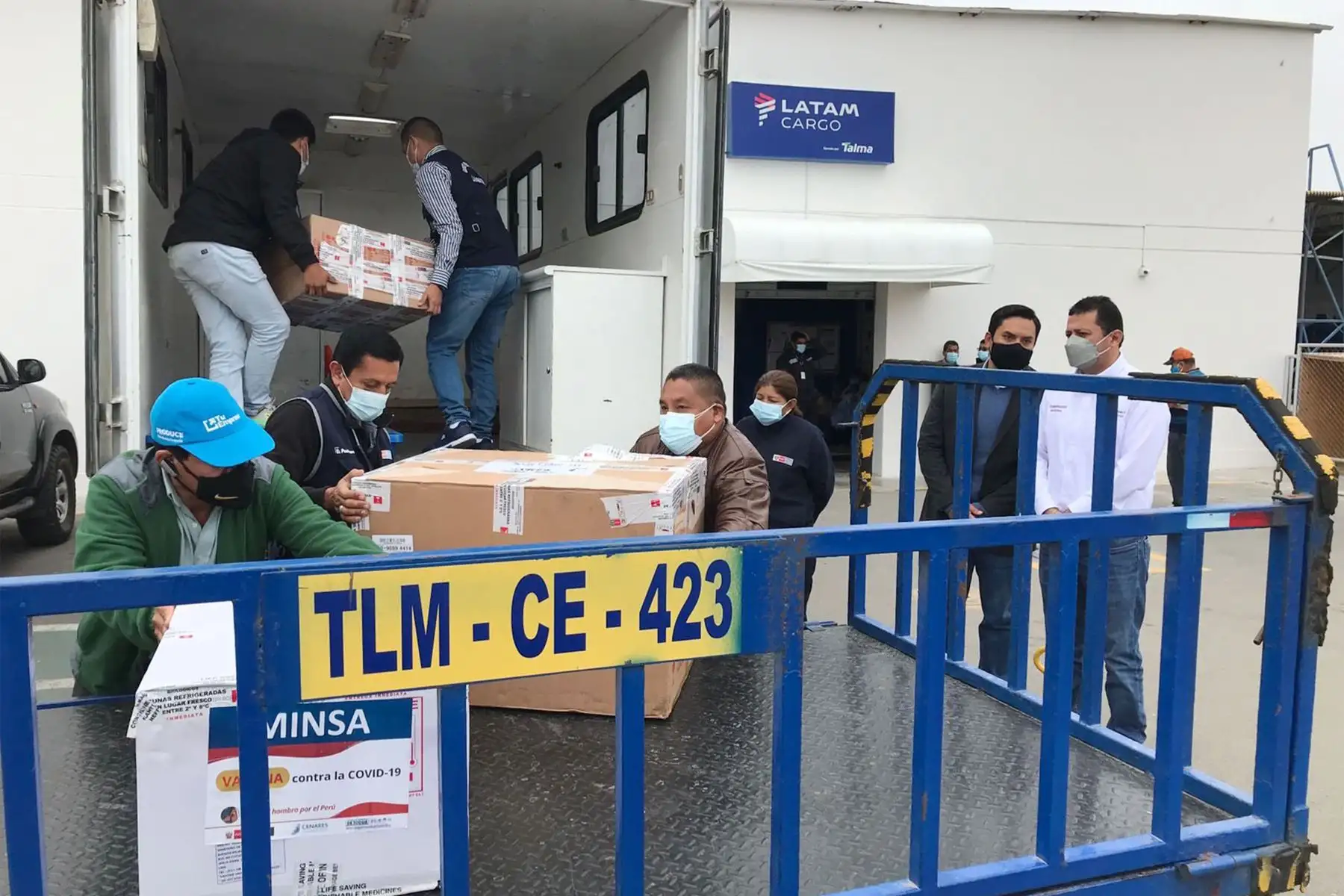 El gobernador de Lambayeque,  Luis Díaz Bravo agradeció el envío de las vacunas por parte del Minsa y destacó que están atendiendo en 40 centros de vacunación a la población regional.
Foto: Minsa