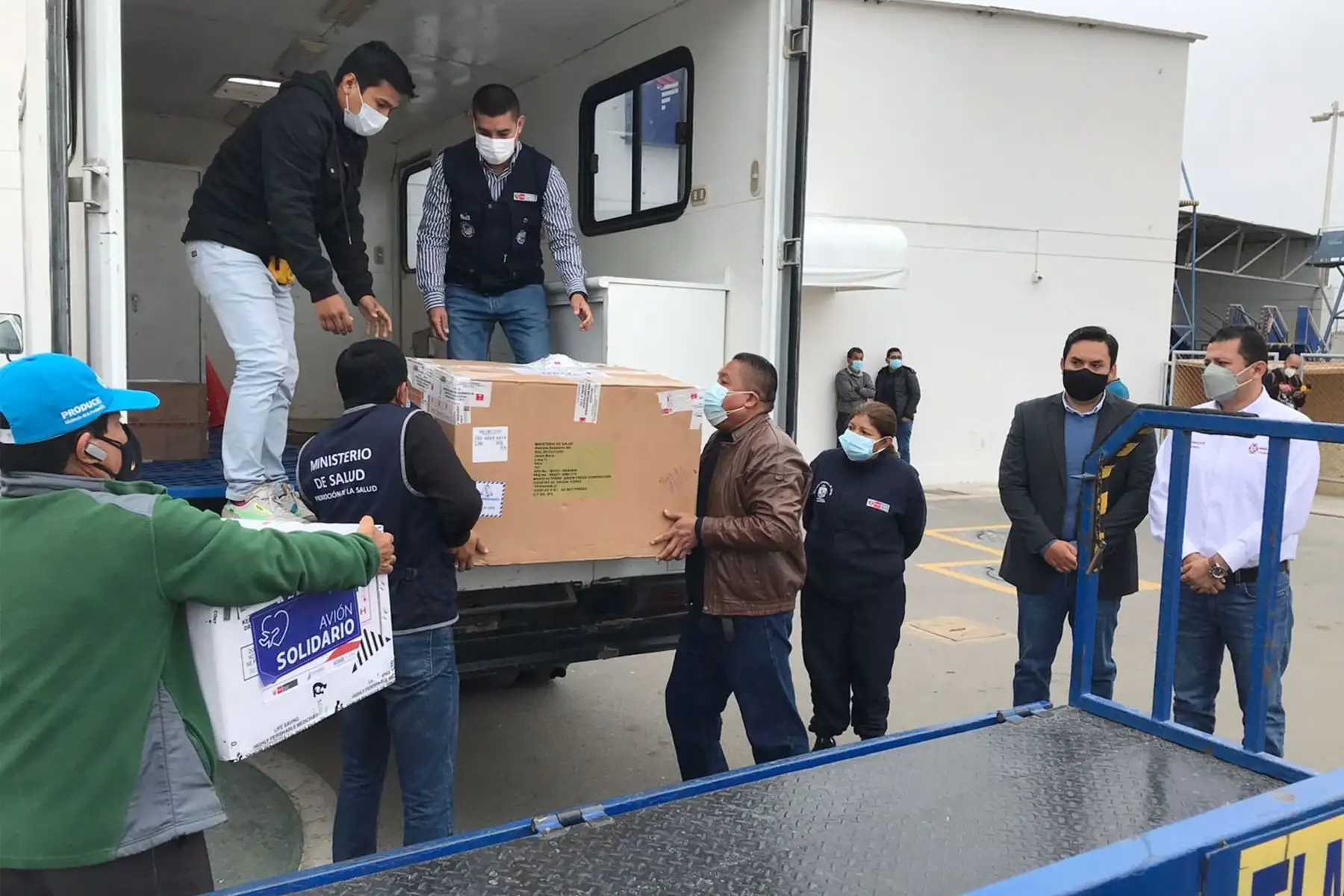 El gobernador de Lambayeque,  Luis Díaz Bravo agradeció el envío de las vacunas por parte del Minsa y destacó que están atendiendo en 40 centros de vacunación a la población regional.
Foto: Minsa