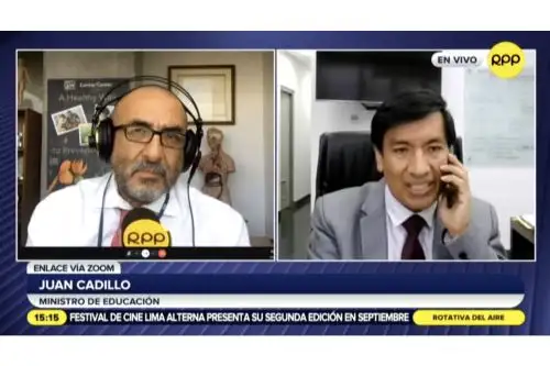 Ministro de Educación, Juan Cadillo, aseguró que su sector hace todo lo posible para que la semipresencialidad sea segura. Foto: ANDINA/captura TV.