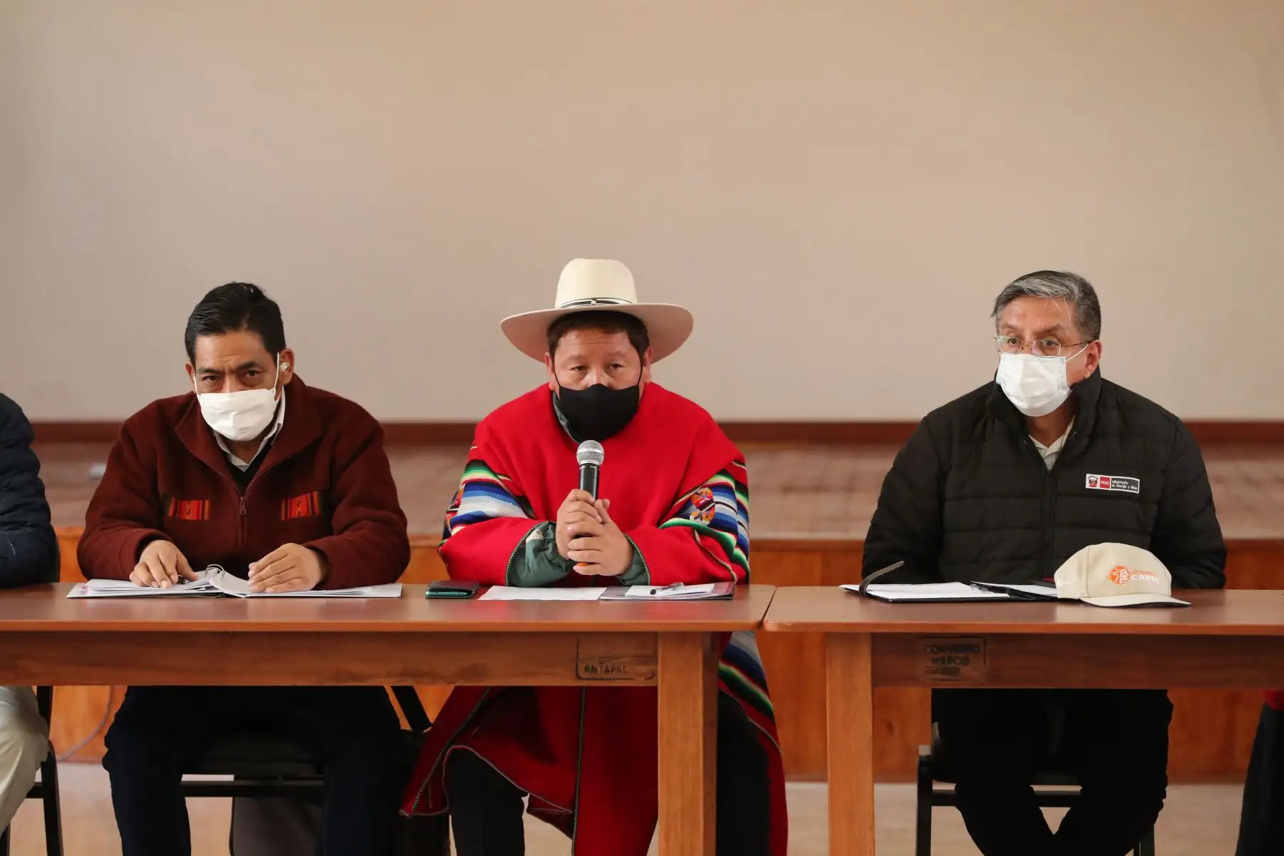 Titular de la PCM, Guido Bellido, junto a ministros de Energía y Minas, Ambiente y autoridades del Ejecutivo, participaron de una reunión con 11 comunidades de Espinar (Cusco) para atender sus demandas respecto al proyecto minero "Antapaccay Expansión Tintaya - Integración Coroccohuayco". Foto: PCM