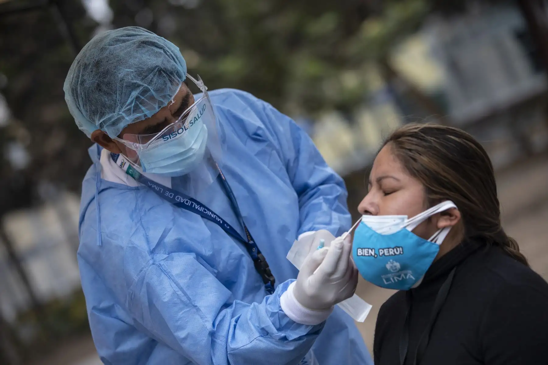 La Municipalidad de Lima realizó la campaña de salud Lima te Cuida en el Cercado de Lima donde realizaron descartes de covid-19. Foto: MML