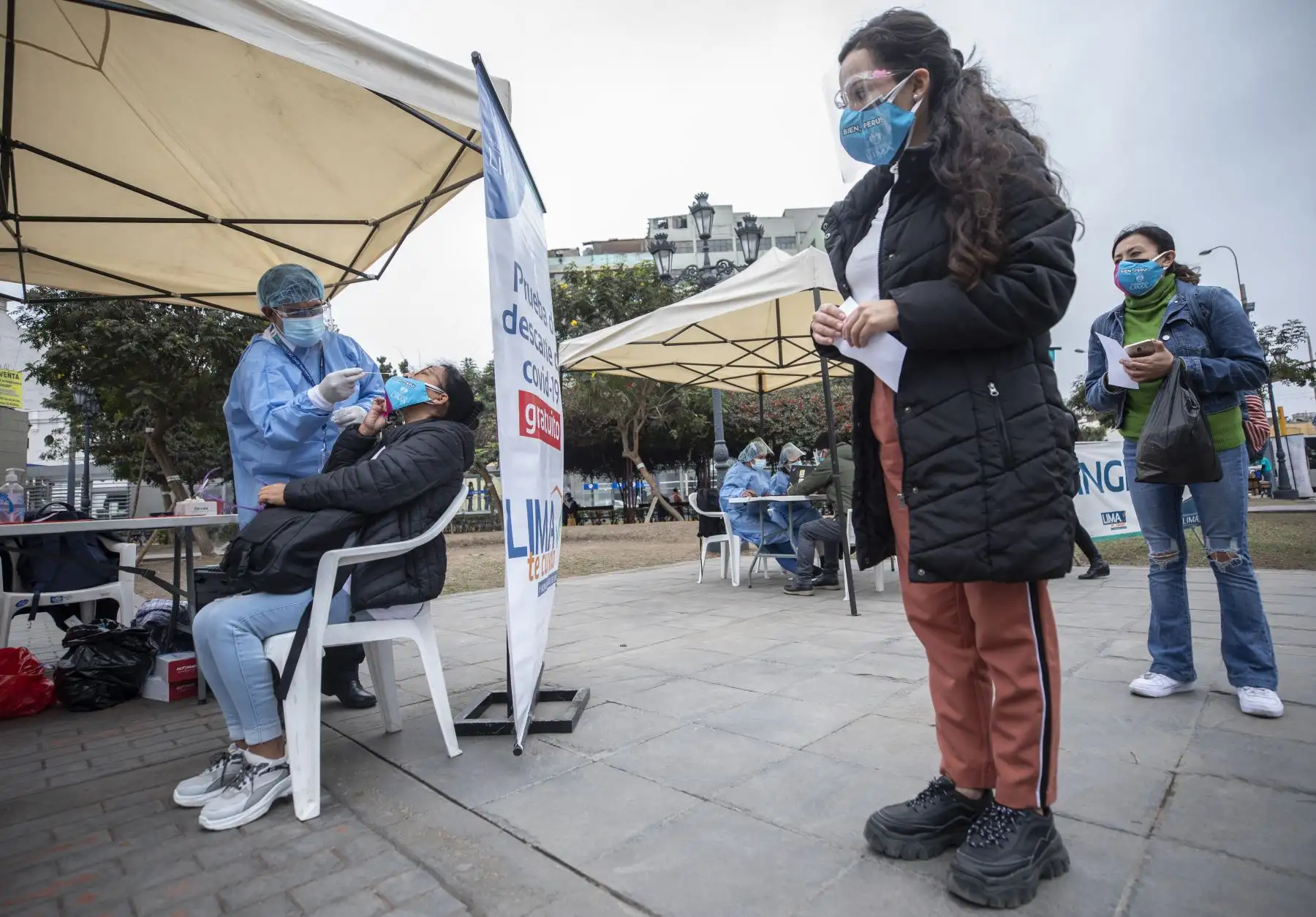 La Municipalidad de Lima realizó la campaña de salud Lima te Cuida en el Cercado de Lima donde realizaron descartes de covid-19. Foto: MML