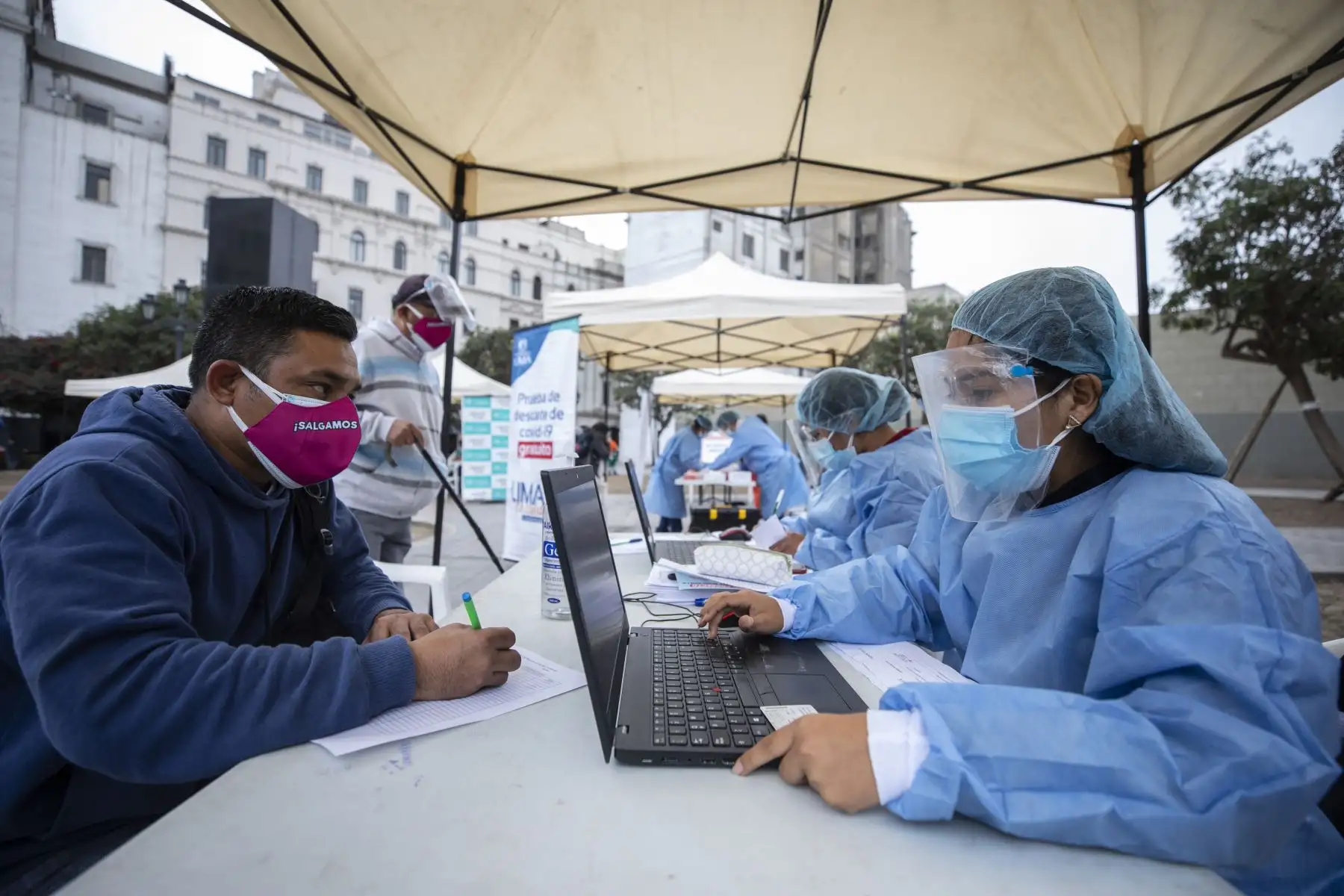 La Municipalidad de Lima realizó la campaña de salud Lima te Cuida en el Cercado de Lima donde realizaron descartes de covid-19. Foto: MML