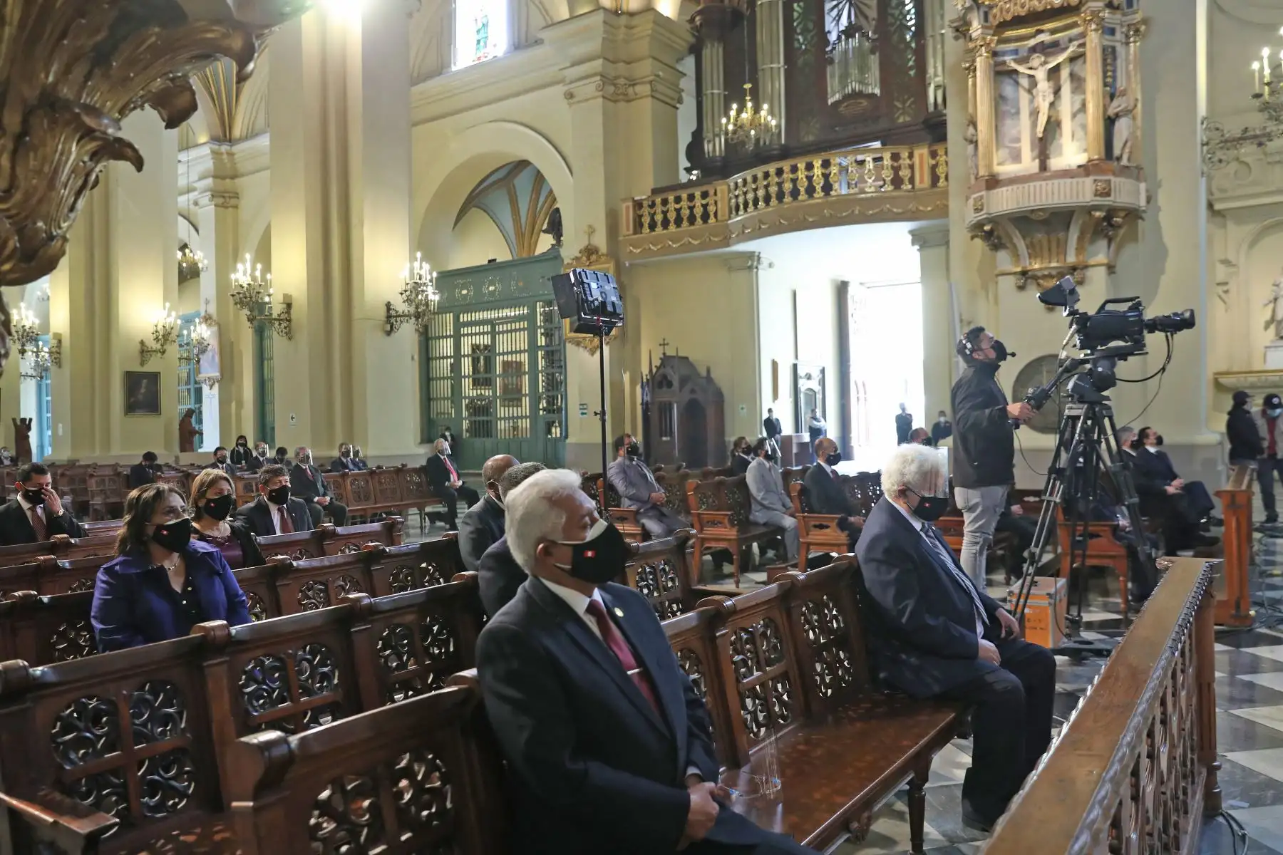 Los exmiembros del Grupo Especial de Inteligencia (GEIN), participaron en misa realizada en la Catedral de Lima, con motivo de cumplirse los 29 años de la captura del ahora fallecido Abimael Guzmán, cabecilla de la organización terrorista Sendero Luminoso. Foto: ANDINA/Carla Patiño