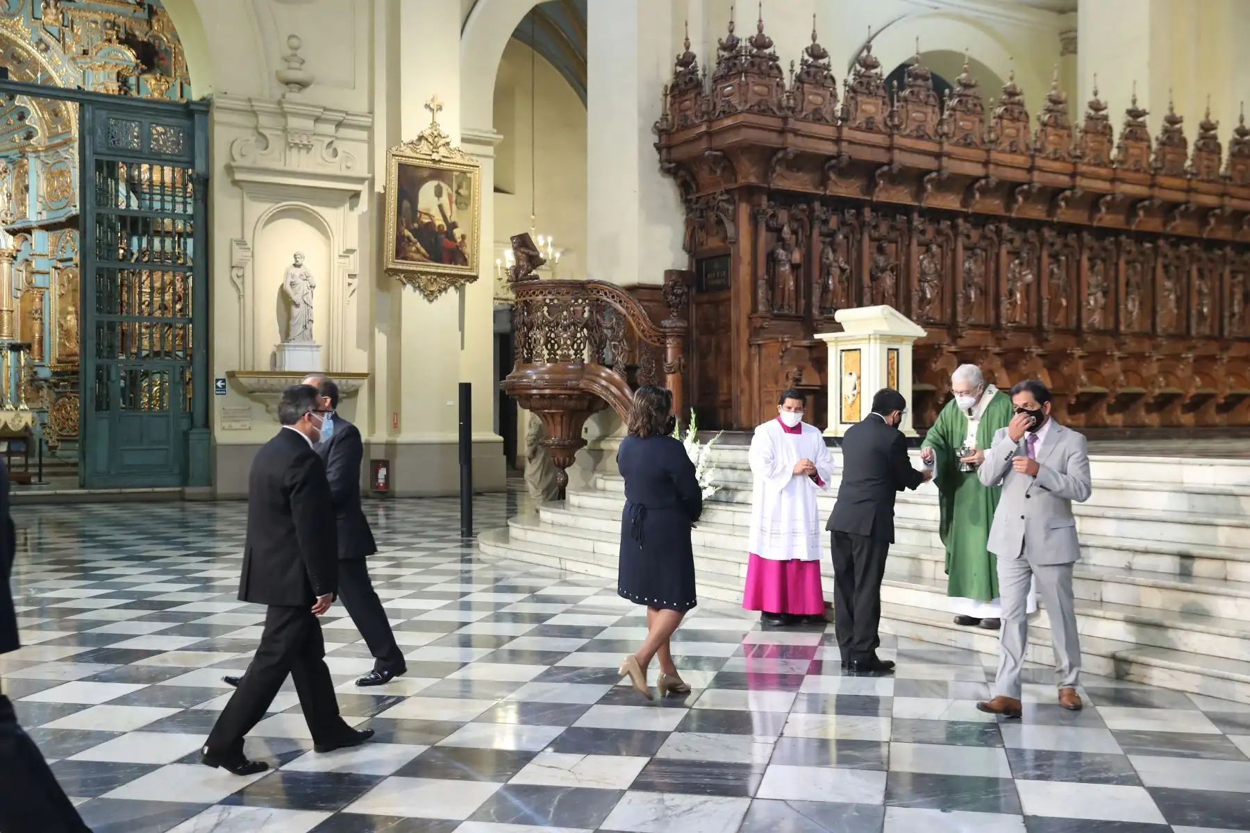 Los exmiembros del Grupo Especial de Inteligencia (GEIN), participaron en misa realizada en la Catedral de Lima, con motivo de cumplirse los 29 años de la captura del ahora fallecido Abimael Guzmán, cabecilla de la organización terrorista Sendero Luminoso. Foto: ANDINA/Carla Patiño