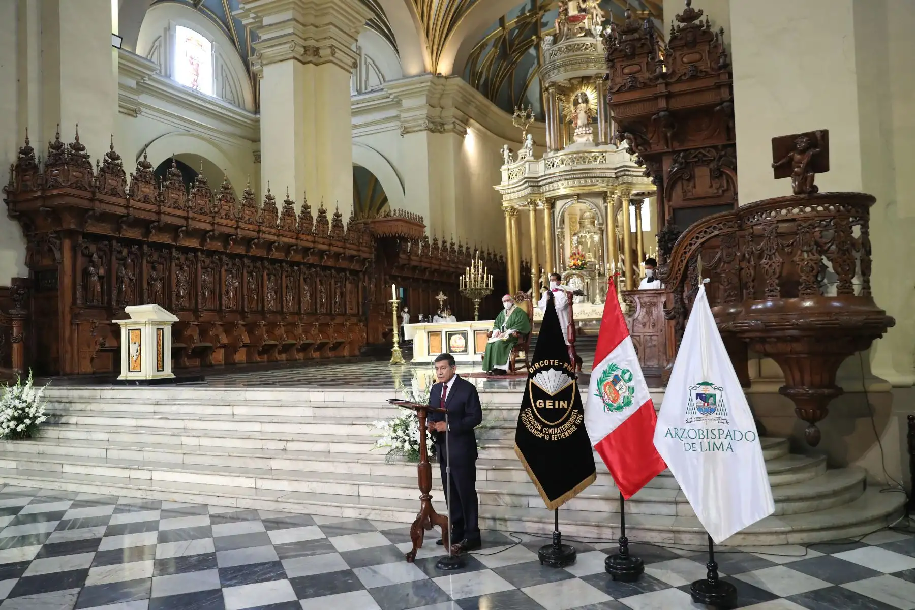 Los exmiembros del Grupo Especial de Inteligencia (GEIN), participaron en misa realizada en la Catedral de Lima, con motivo de cumplirse los 29 años de la captura del ahora fallecido Abimael Guzmán, cabecilla de la organización terrorista Sendero Luminoso. Foto: ANDINA/Carla Patiño