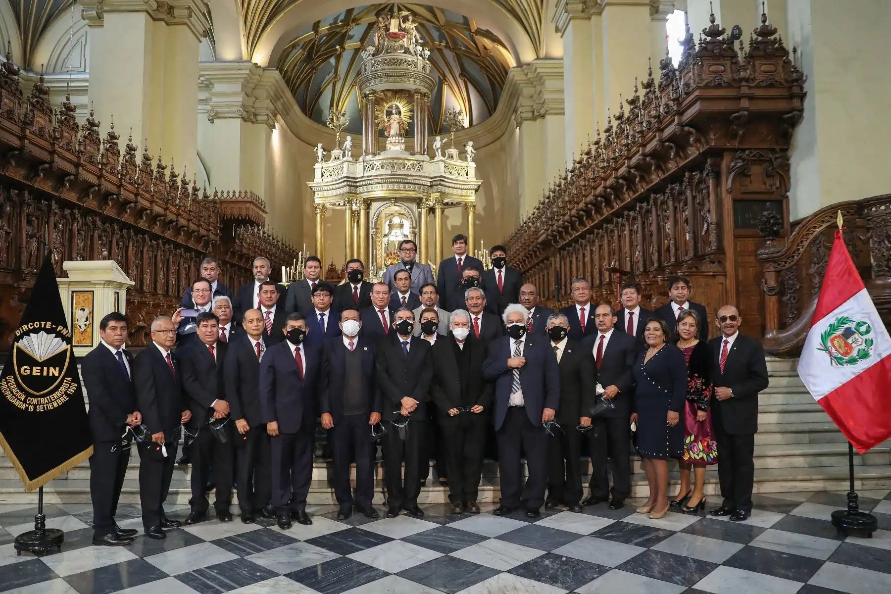Los exmiembros del Grupo Especial de Inteligencia (GEIN), participaron en misa realizada en la Catedral de Lima, con motivo de cumplirse los 29 años de la captura del ahora fallecido Abimael Guzmán, cabecilla de la organización terrorista Sendero Luminoso. Foto: ANDINA/Carla Patiño