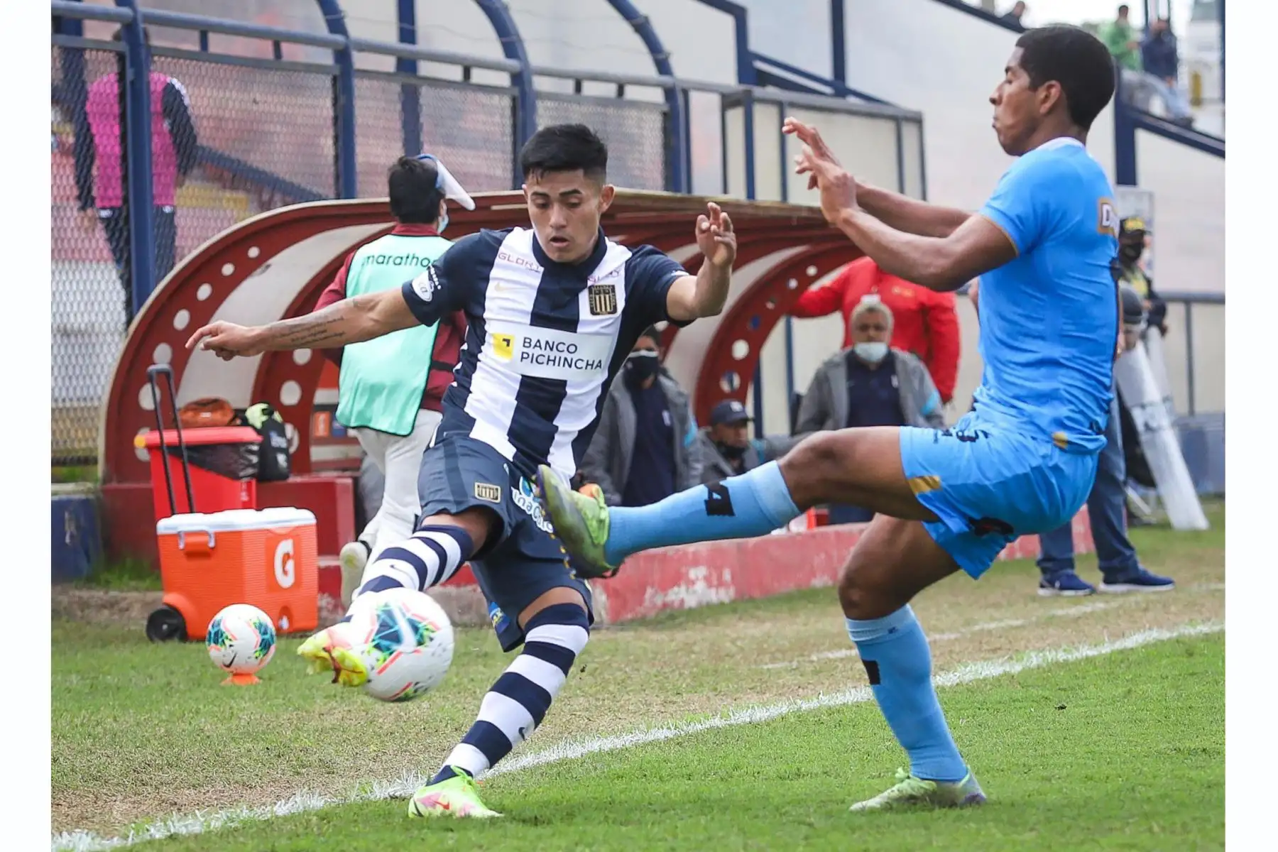 Alianza Lima choca ante Binacional por la décima jornada de la Liga 1, en el estadio Iván Elías Moreno. Foto: Liga 1