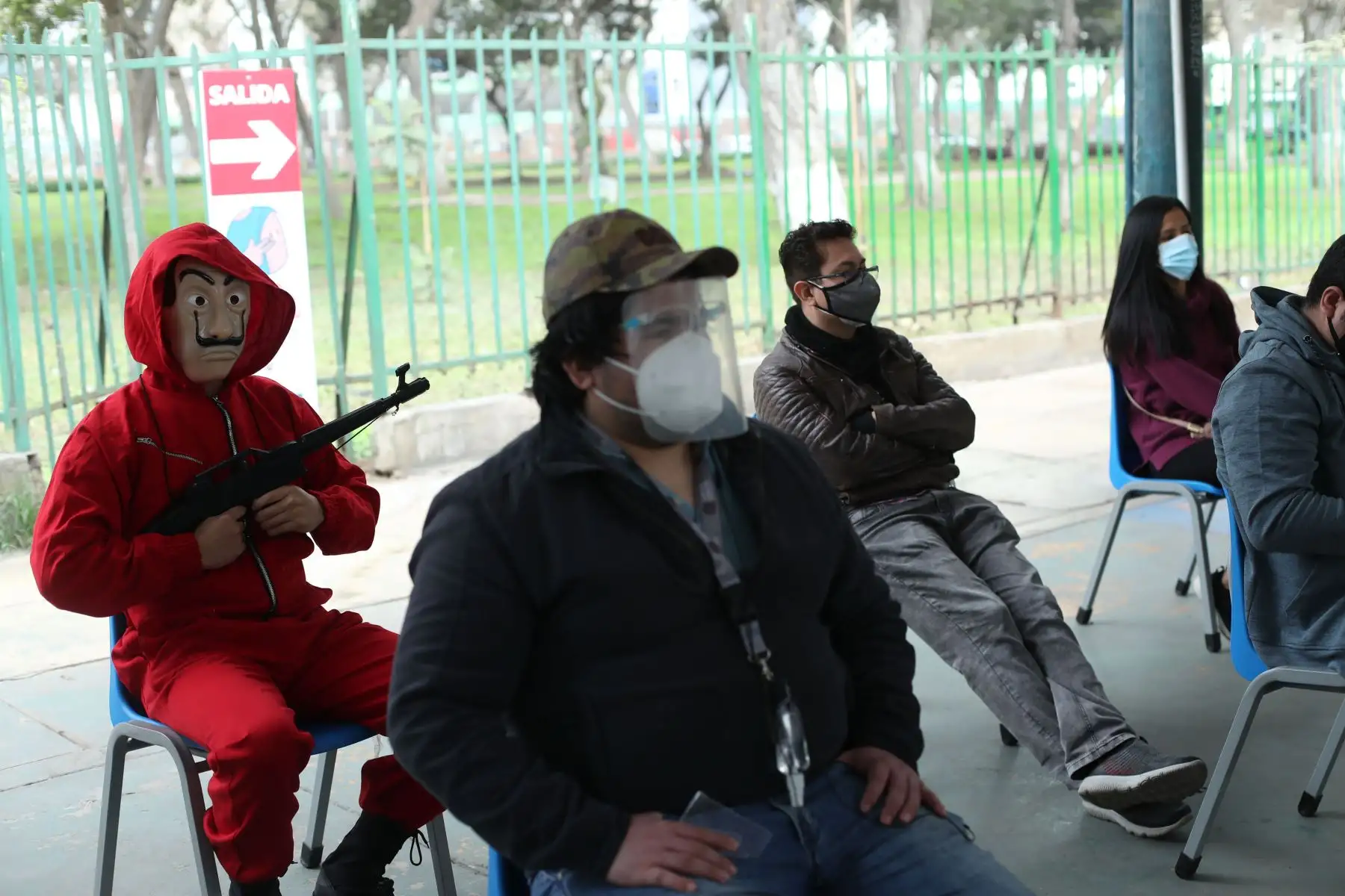 Así se vive la octava Vacunatón contra la covid-19, en el centro de inmunización del Campo de Marte. Foto: ANDINA/Carla Patiño
