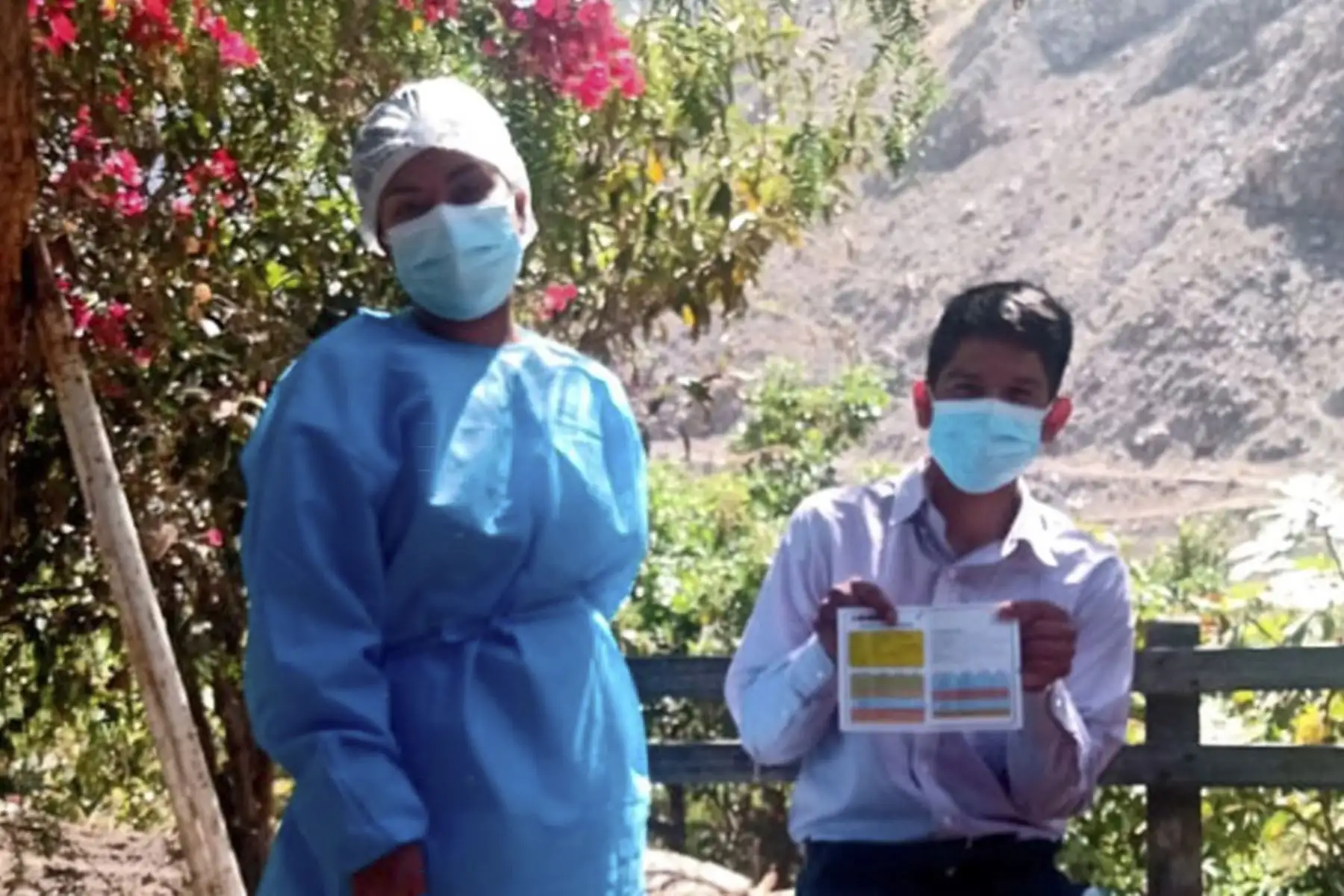 Brigadas de vacunación recorren comunidades de Castrovirreyna  en Huancavelica y protegen casa por casa a la población mayor de 18 años, con la primera dosis contra la covid-19. Foto: Minsa