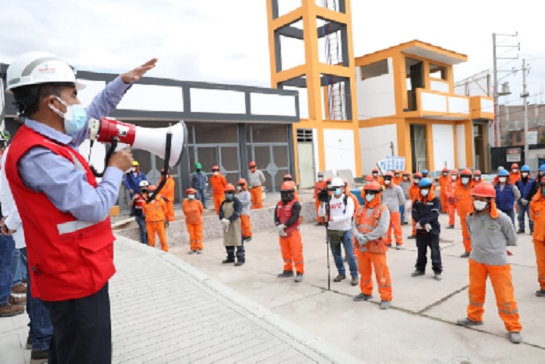 Ayacucho: MTPE supervisa condiciones laborales de trabajadores de construcción civil