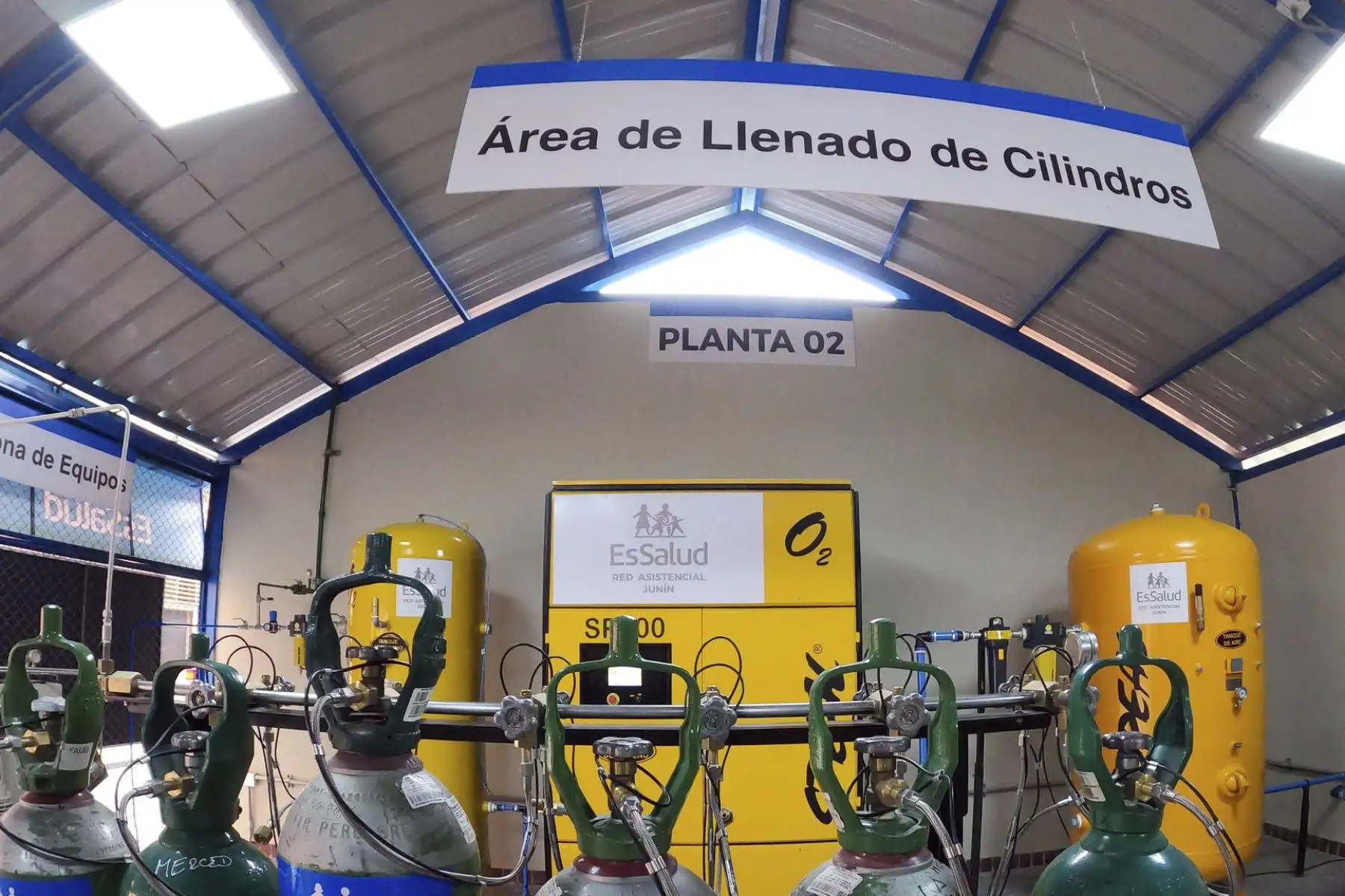 El moderno Hospital Selva Central y Enfermedades Tropicales de EsSalud en Junín cuenta ahora con dos plantas de oxígeno medicinal. La primera dama, Lilia Paredes y el presidente de EsSalud estuvieron presentes en la inauguración. Foto: EsSalud