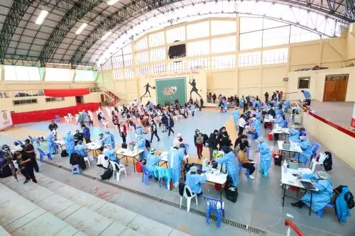 En el último Vacunatón se registró una gran asistencia de público que acudió a recibir la vacuna contra el covid-19. Foto: ANDINA/difusión.
