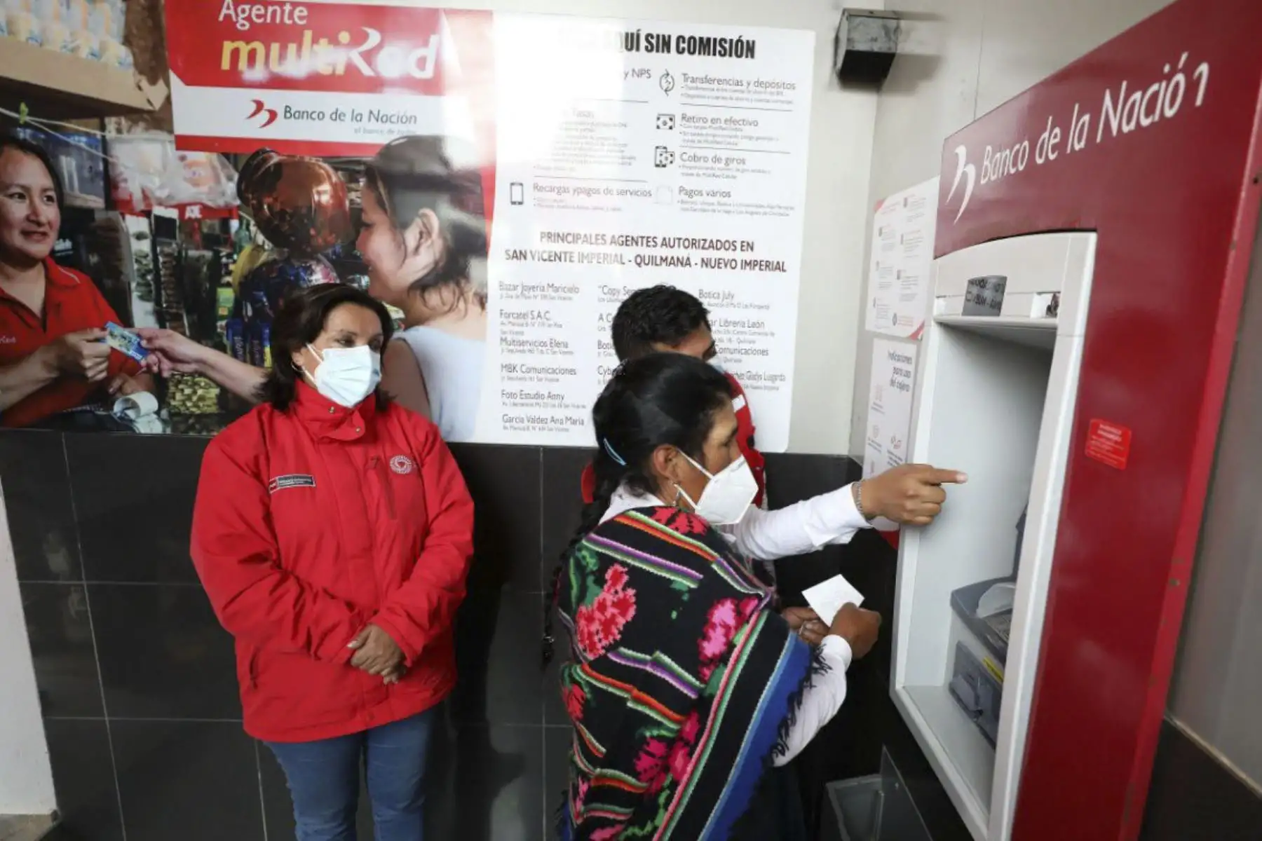 Titular del MIDIS, Dina Boluarte, supervisó en Cañete el pago del bono Yanapay Perú, apoyo económico individual a beneficiarios de Juntos que busca reactivar la economía de las familias vulnerables. Foto: ANDINA/Midis