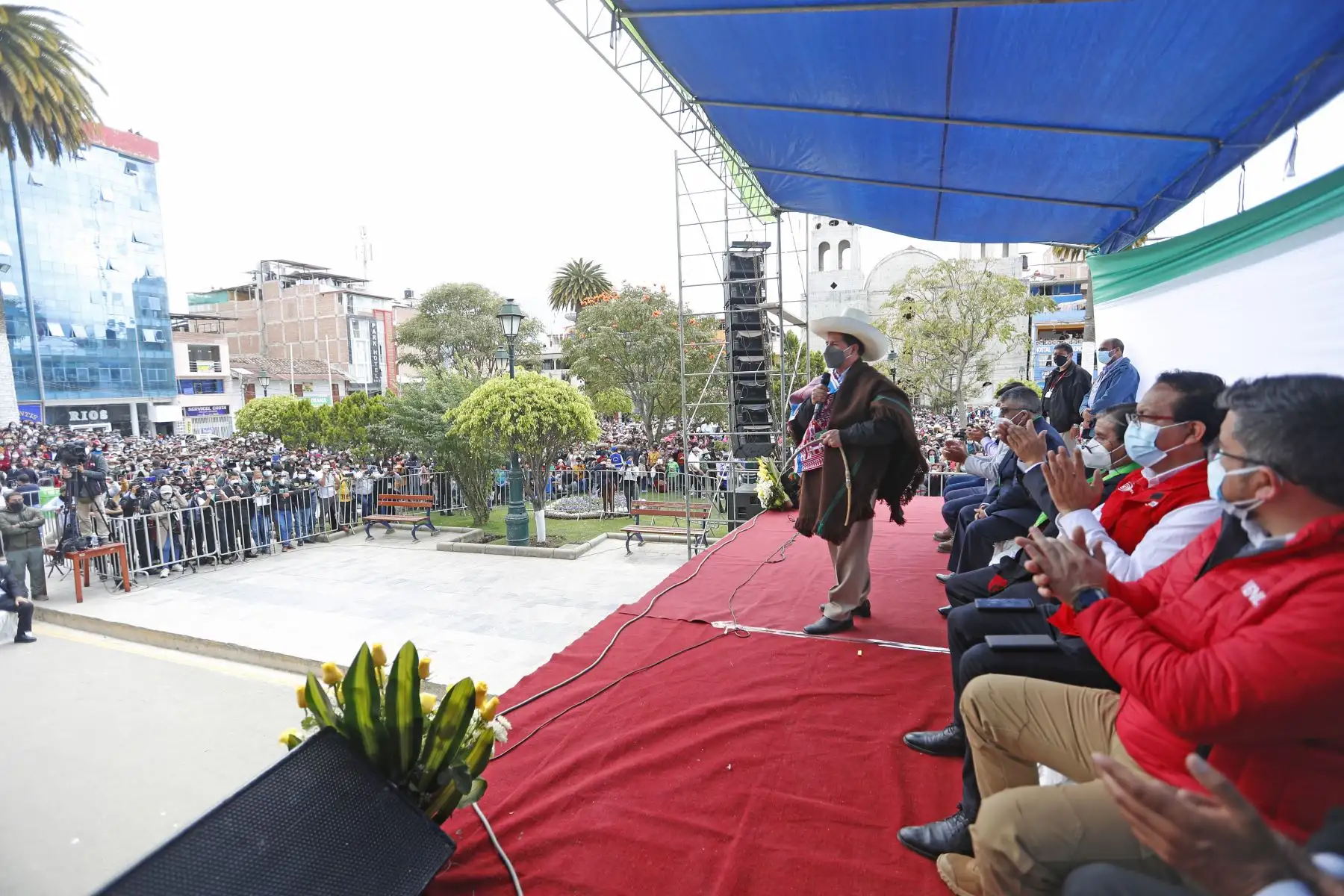 El presidente de la República, Pedro Castillo, participó de la inauguración de las nuevas instalaciones administrativas de la Universidad Nacional Autónoma de Chota, y sostuvo un encuentro con la población de chotana, además fue reconocido como Hijo Predilecto de Chota y Hombre del Bicentenario. Foto: ANDINA/Prensa Presidencia