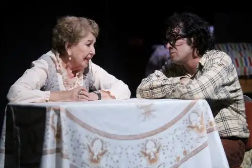 Lilian Nieto y Sonia Seminario nuevamente juntas en comedia que celebra a la mamá peruana.