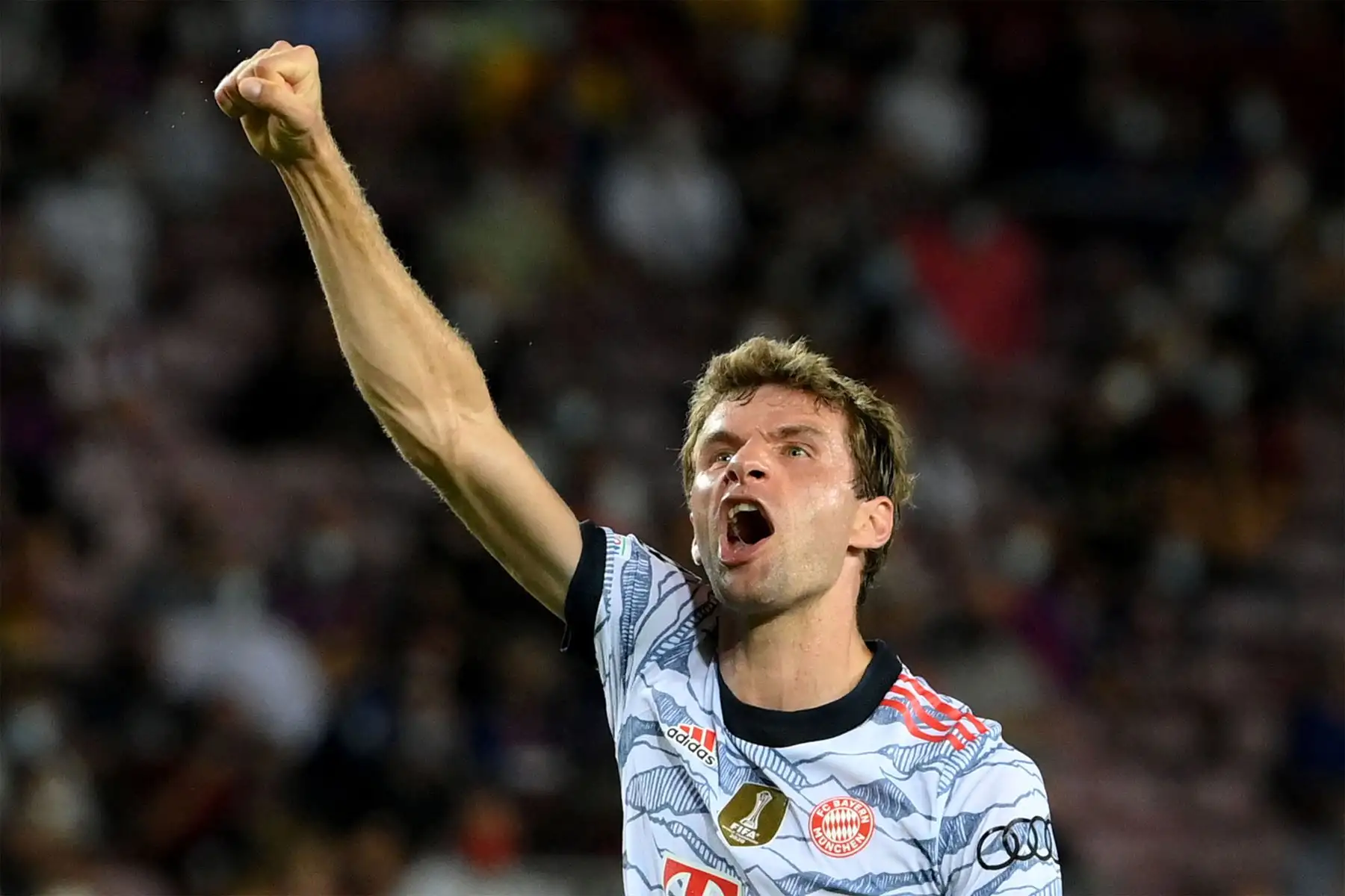 El delantero alemán del Bayern de Múnich Thomas Mueller celebra su gol durante el partido de fútbol del grupo E de la primera ronda de la Liga de Campeones de la UEFA entre el Barcelona y el Bayern de Múnich en el estadio Camp Nou de Barcelona.
Foto: AFP