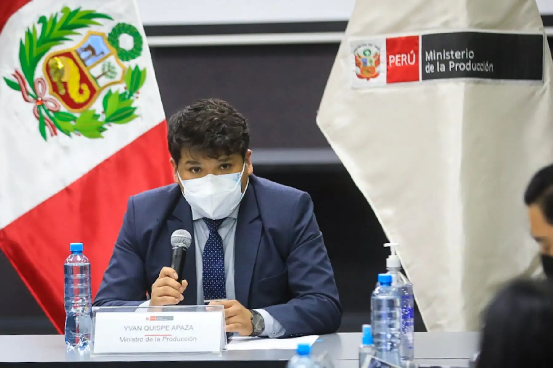 El ministro de la Producción, Yvan Quispe Apaza, recibió a la delegación ecuatoriana encabezada por su homólogo Julio Prado, quien junto a su equipo de trabajo solicitó efectuar un trabajo articulado entre ambas naciones, para lograr la reactivación productiva. Foto: PRODUCE