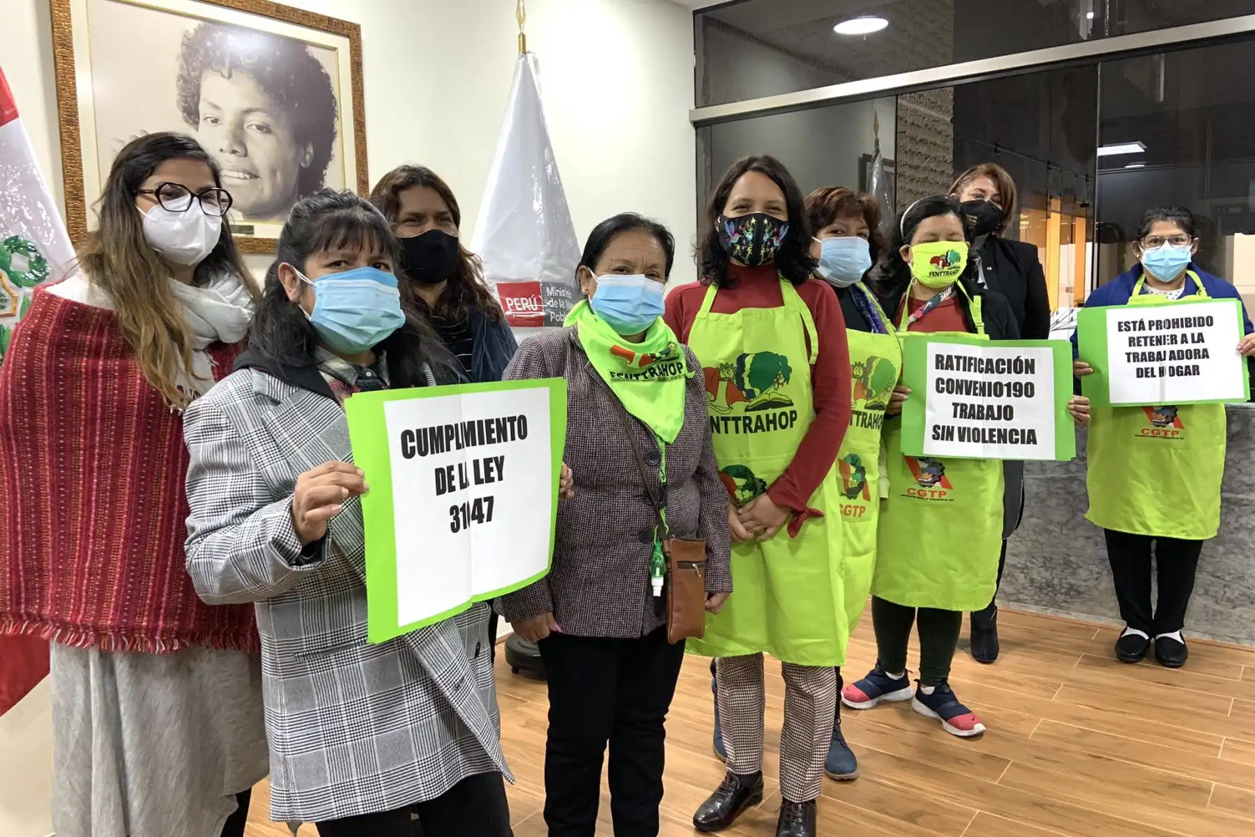 Esta tarde la ministra de la Mujer y Poblaciones Vulnerables, Anahí Durand, se reunió con representantes de la Federación Trabajadoras del Hogar Perú para conocer sus demandas y expresar su respaldo en el pedido para que el Congreso ratifique el convenio 190 de la OIT y así erradiquemos toda forma de acoso y violencia en el trabajo. Foto: MIMP