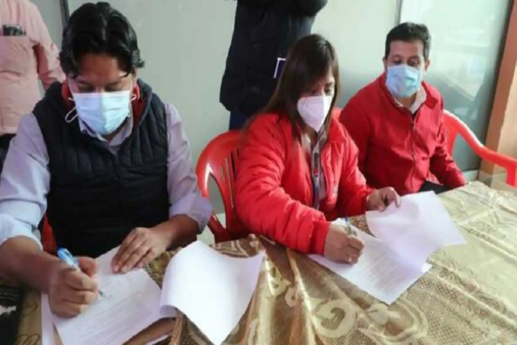 Viceministra de Transportes,Verónica Cáceres, participó del encuentro ante el llamado de las organizaciones civiles, quienes solicitan el reinicio de los trabajos en la carretera, obra a cargo del Gobierno Regional de Junín y para la cual el MTC transfirió S/ 175 millones entre el 2018 y el 2021.