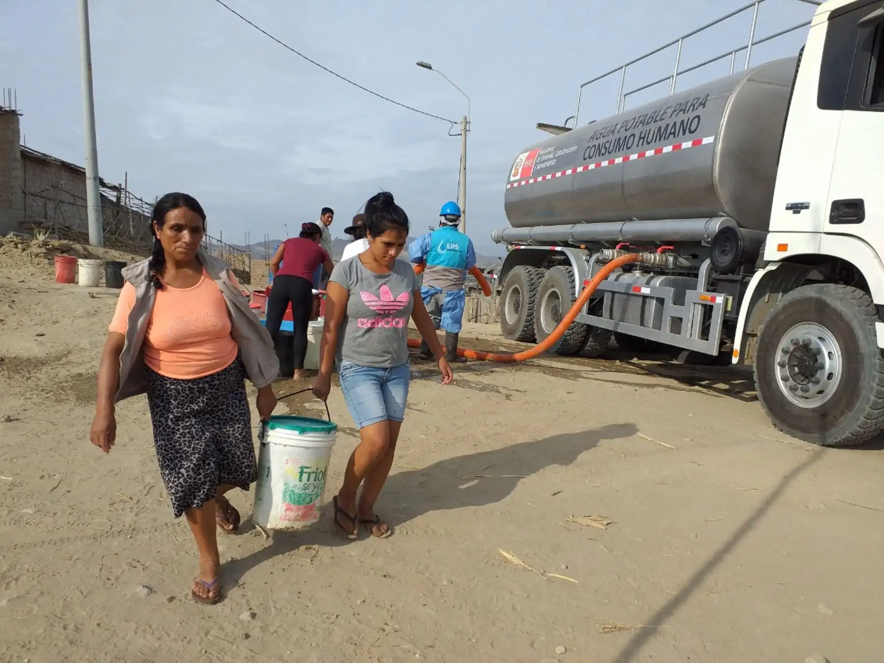 Gobierno garantiza continúe abastacimiento de agua sin costo para familias vulnerables