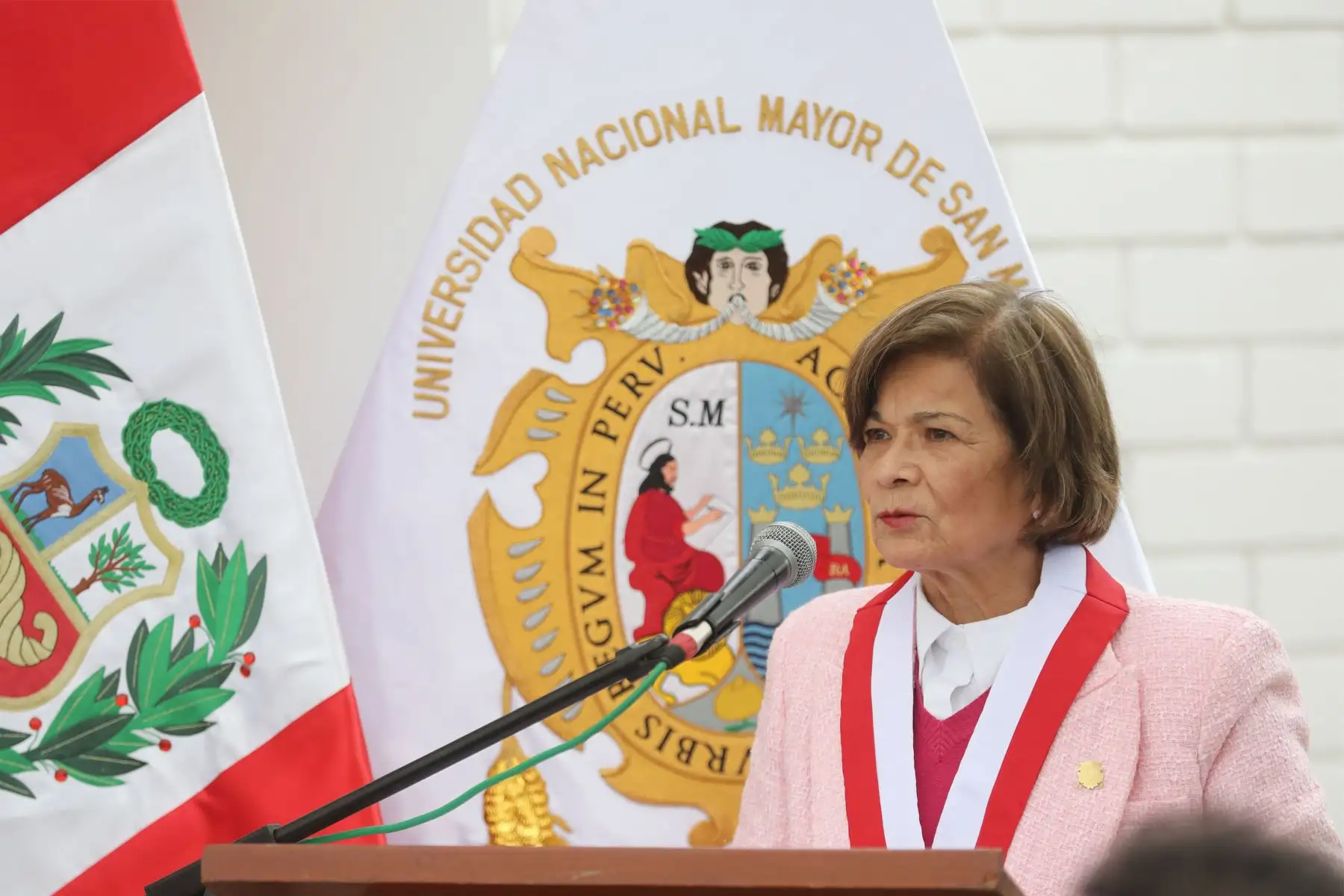 Universidad Nacional Mayor de San Marcos  puso en funcionamiento una moderna planta de oxígeno medicinal en la Clínica Universitaria para enfrentar esta enfermedad. En la imagen , la rectora, Jeri Ramón Ruffner.
Foto: ANDINA/ Andrés Valle