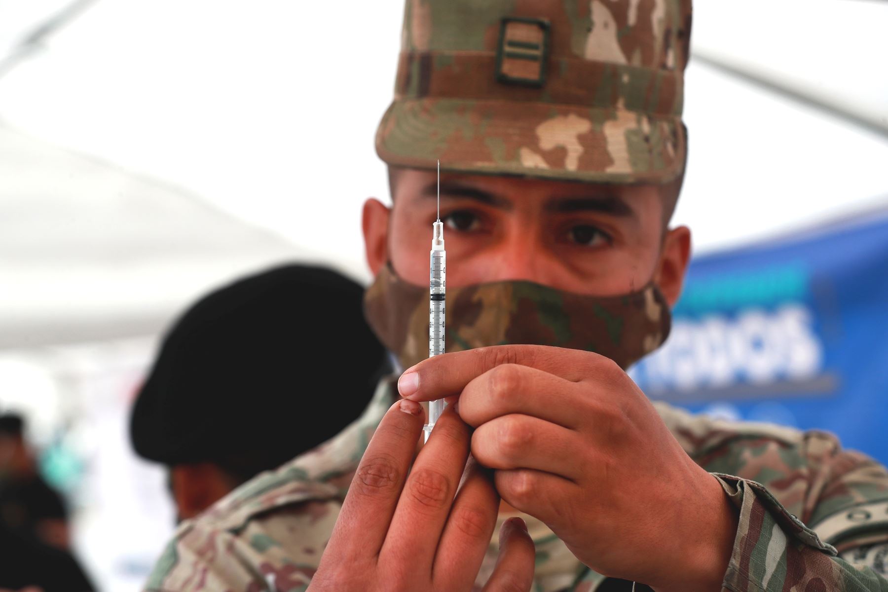 Miembros de las Fuerzas Armadas participan en jornadas de vacunación. Foto: ANDINA/Difusión.
