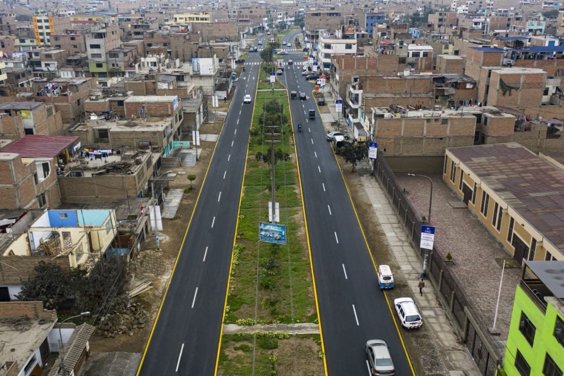 Comas: Municipalidad de Lima renovó pistas en la avenida Carabayllo. Foto: ANDINA/difusión.
