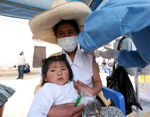 Cajamarca esperar llegar a la meta y aplicar 345,000 dosis de vacuna contra el covid-19 durante la supervacunatón que se inició ayer y culmina el domingo 19 en toda la región. ANDINA/Difusión