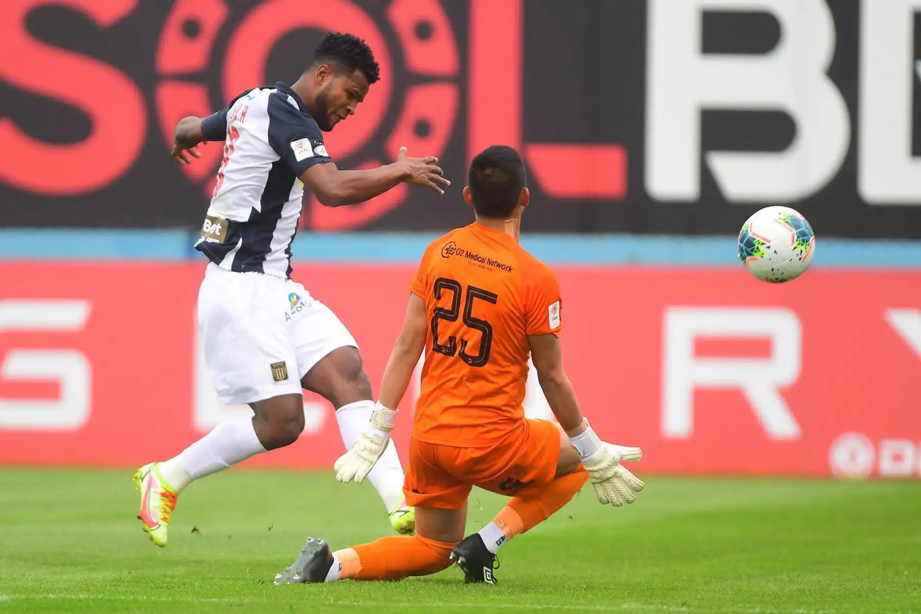Alianza Lima choca ante Cusco FC por la fecha 11 de la Liga 1, en el estadio Alberto Gallardo. Foto: Liga 1