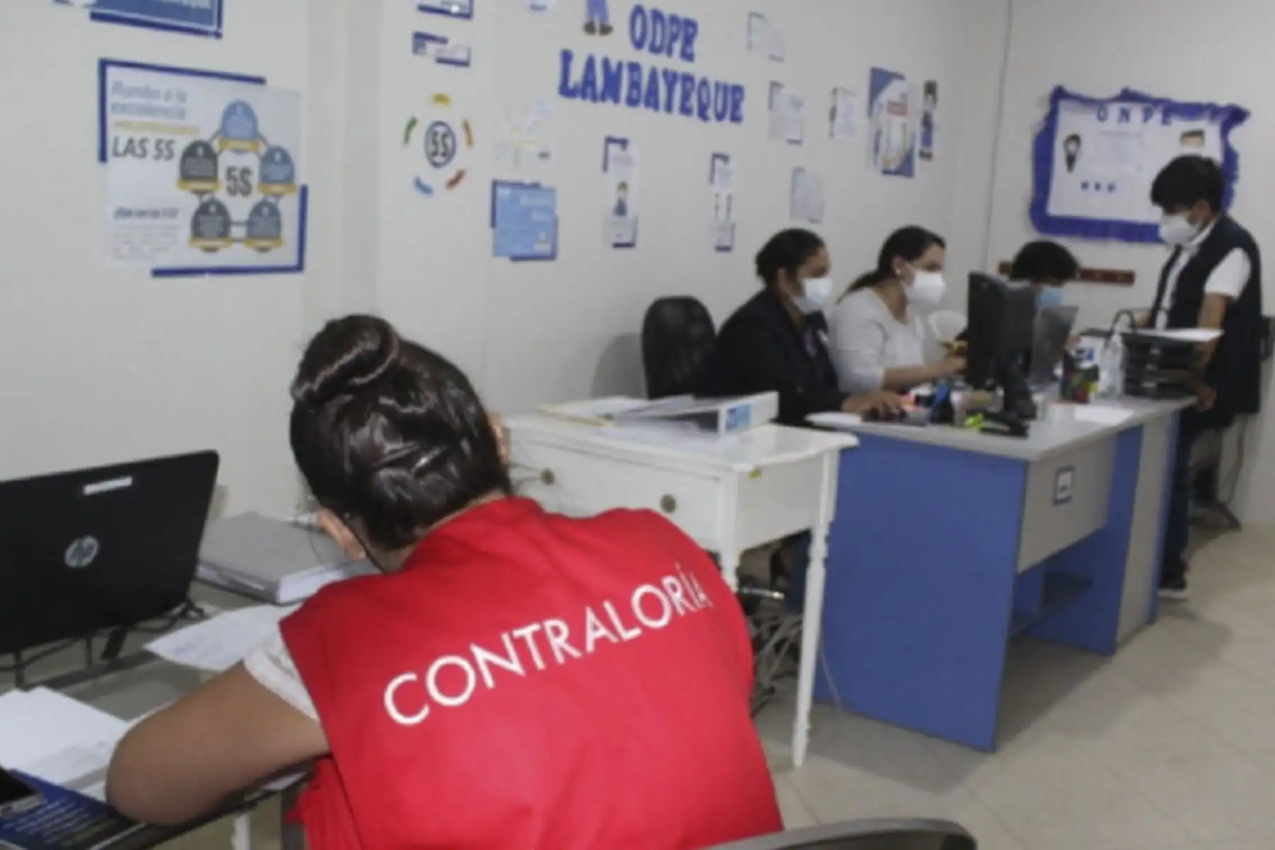 La Contraloría quedó facultada por ley a aplicar sanciones a los funcionarios. ANDINA/Difusión