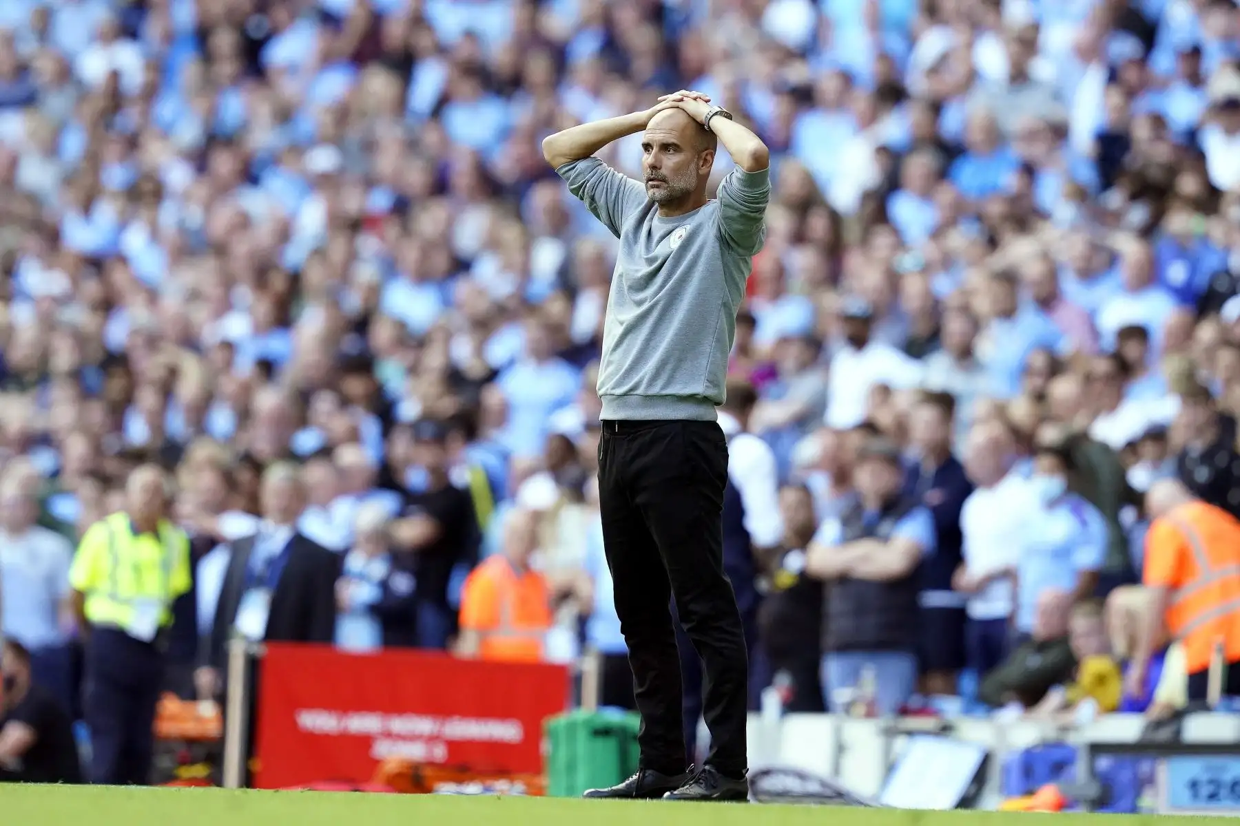 El entrenador del Manchester City, Pep Guardiola, reacciona durante el partido de la Premier League. Foto: EFE