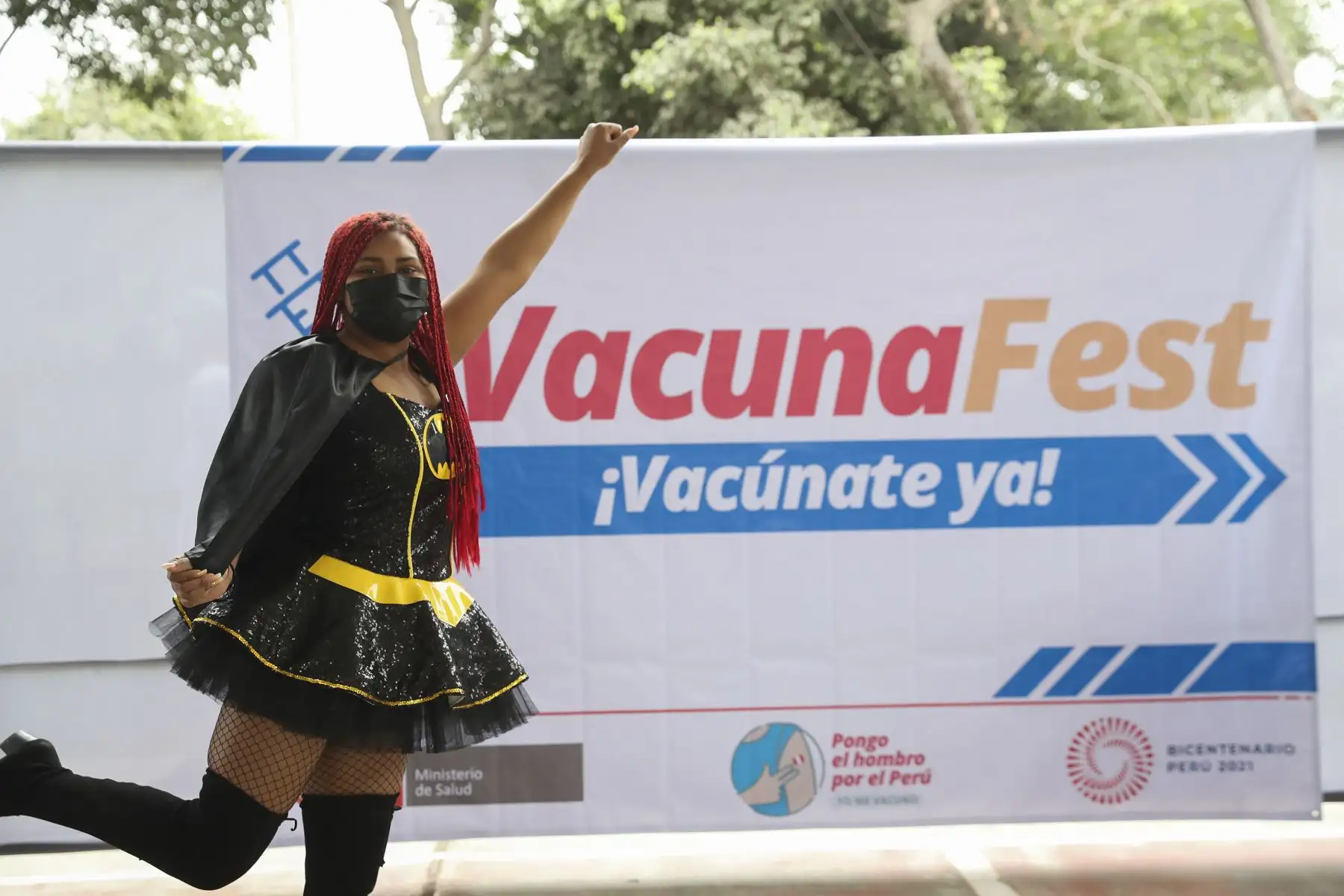 El ministro de Salud, Hernando Cevallos, supervisa el Vacunafest dirigido a gestantes en el Parque Zonal Mayta Capac, en San Martín de Porres. Foto: ANDINA/Carla Patiño