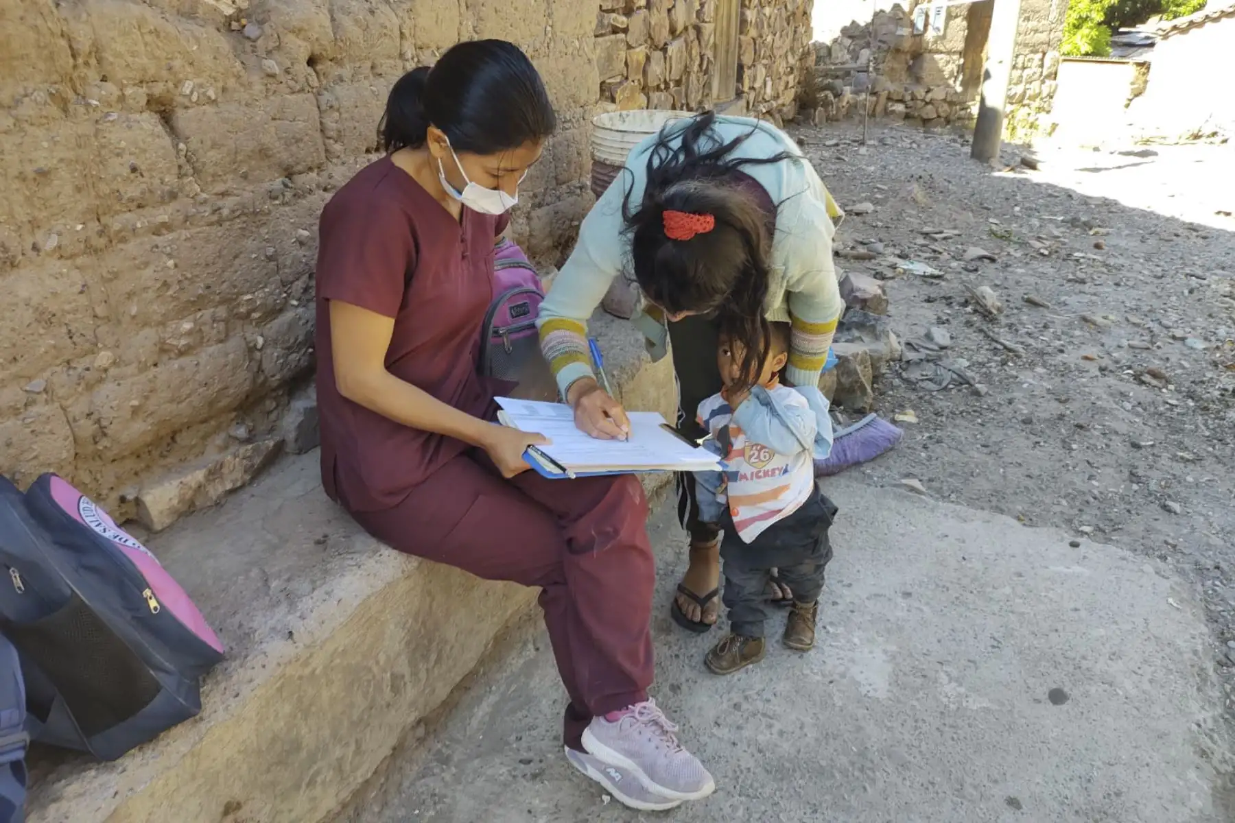 En Ayacucho, las brigadas de salud recorren las zonas más alejadas de la región para proteger, casa por casa, a más peruanos contra la covid-19. Foto:Minsa