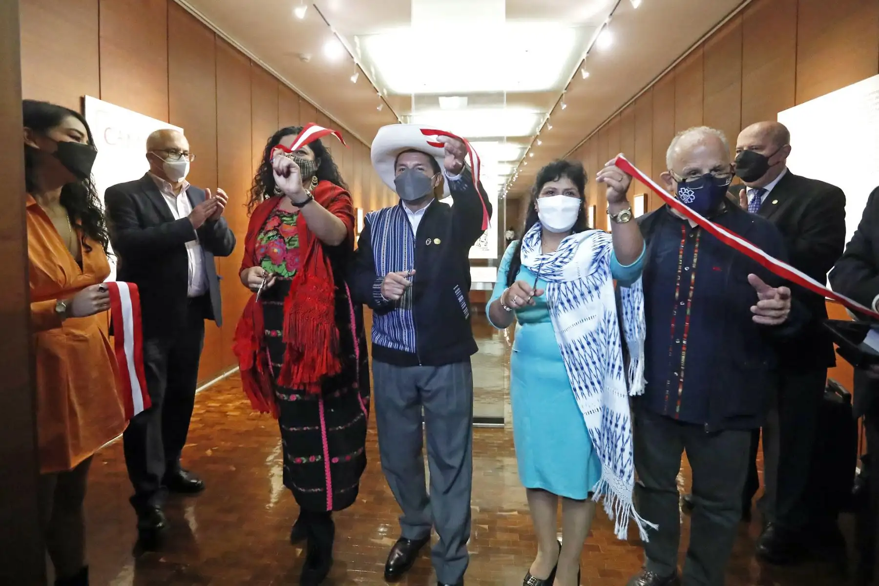 Presidente Pedro Castillo asistió a la inauguración de la exposición “Camina el autor” de Guamán Poma de Ayala, en el Museo de Antropología de México. Foto: ANDINA/Prensa Presidencia