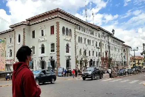 Este último fin de semana Javier Ramírez Escobar, gerente regional de salud, confirmó  el retiro progresivo de Liliam Lima Grajeda, directora de salud de las personas; Lida Zamalloa Chamarro, coordinadora regional de inmunizaciones; la enfermera Nelly Oscco Abarca y un trabajador del área de informática. La segunda en mención es la primera en ser separada del cargo.