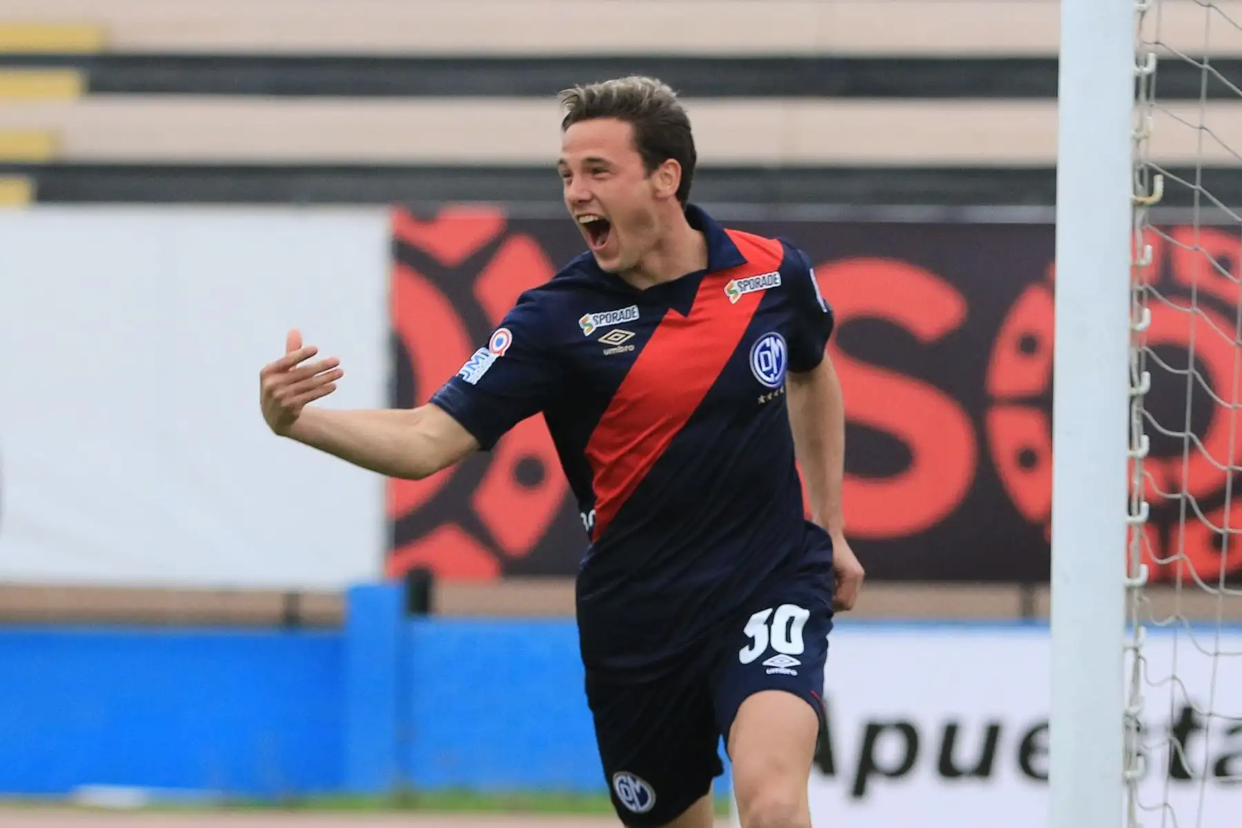 Universitario de Deportes se enfrenta a Deportivo Municipal en el estadio Miguel Grau del Callao por la Fase 2 de la Liga 1. Foto: FPF